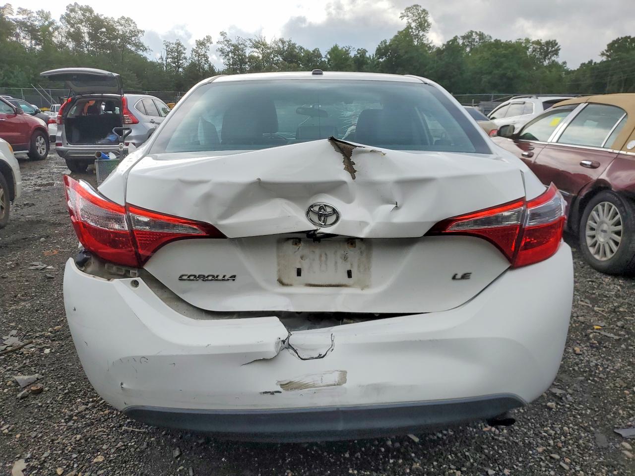 2015 Toyota Corolla Le Premium White vin: 2T1BURHE2FC232373