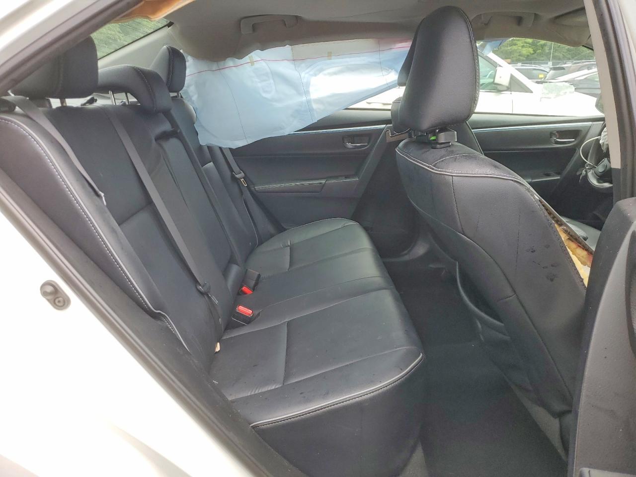 2015 Toyota Corolla Le Premium White vin: 2T1BURHE2FC232373