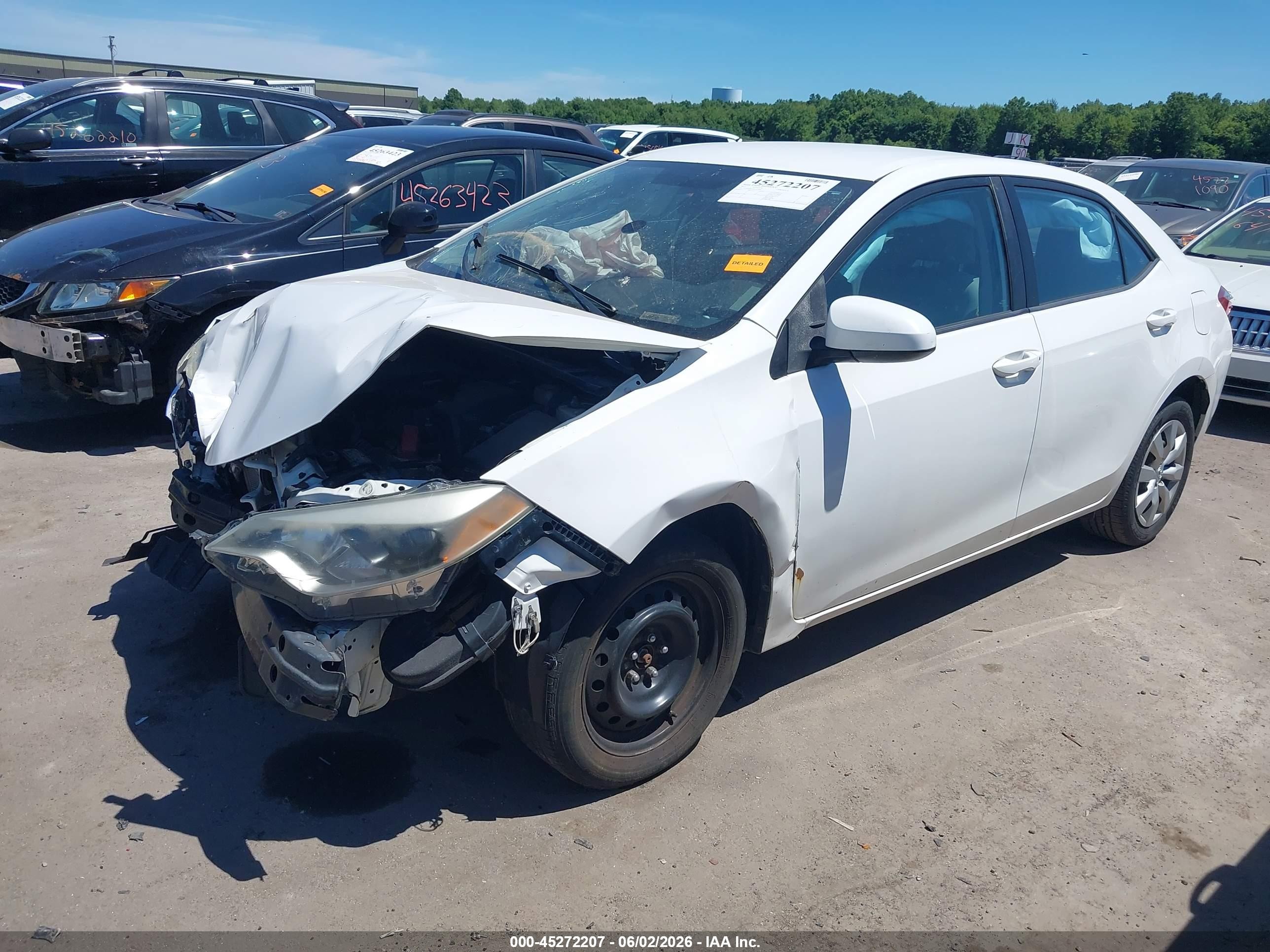 2015 Toyota Corolla Le White vin: 2T1BURHE2FC247584