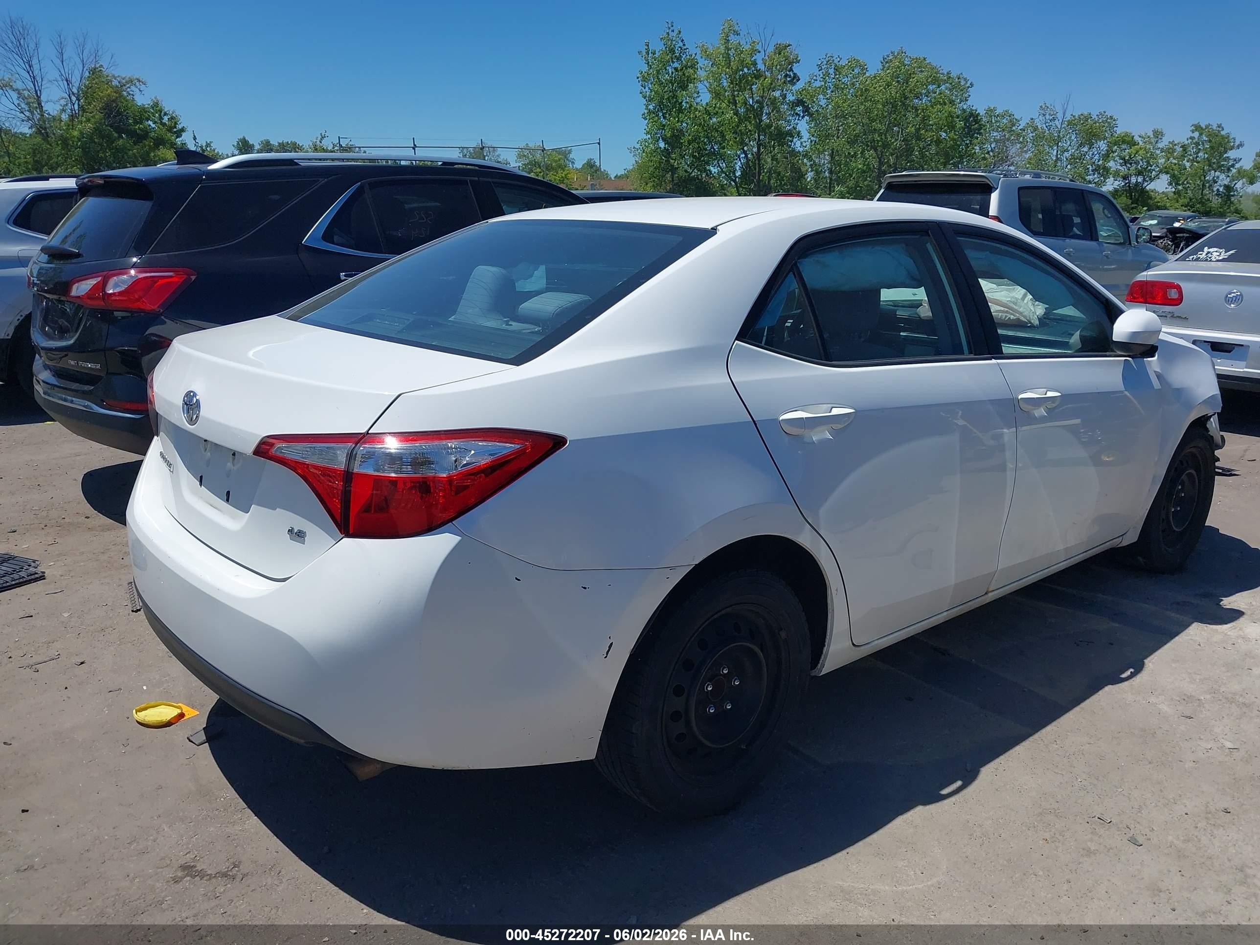 2015 Toyota Corolla Le White vin: 2T1BURHE2FC247584