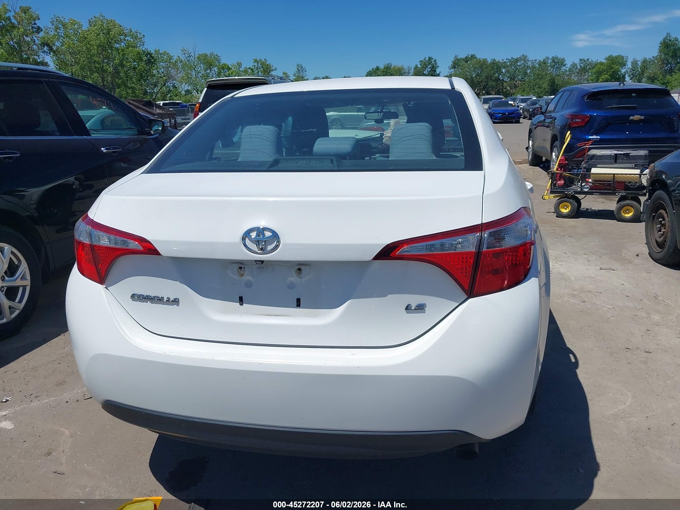 2015 Toyota Corolla Le White vin: 2T1BURHE2FC247584