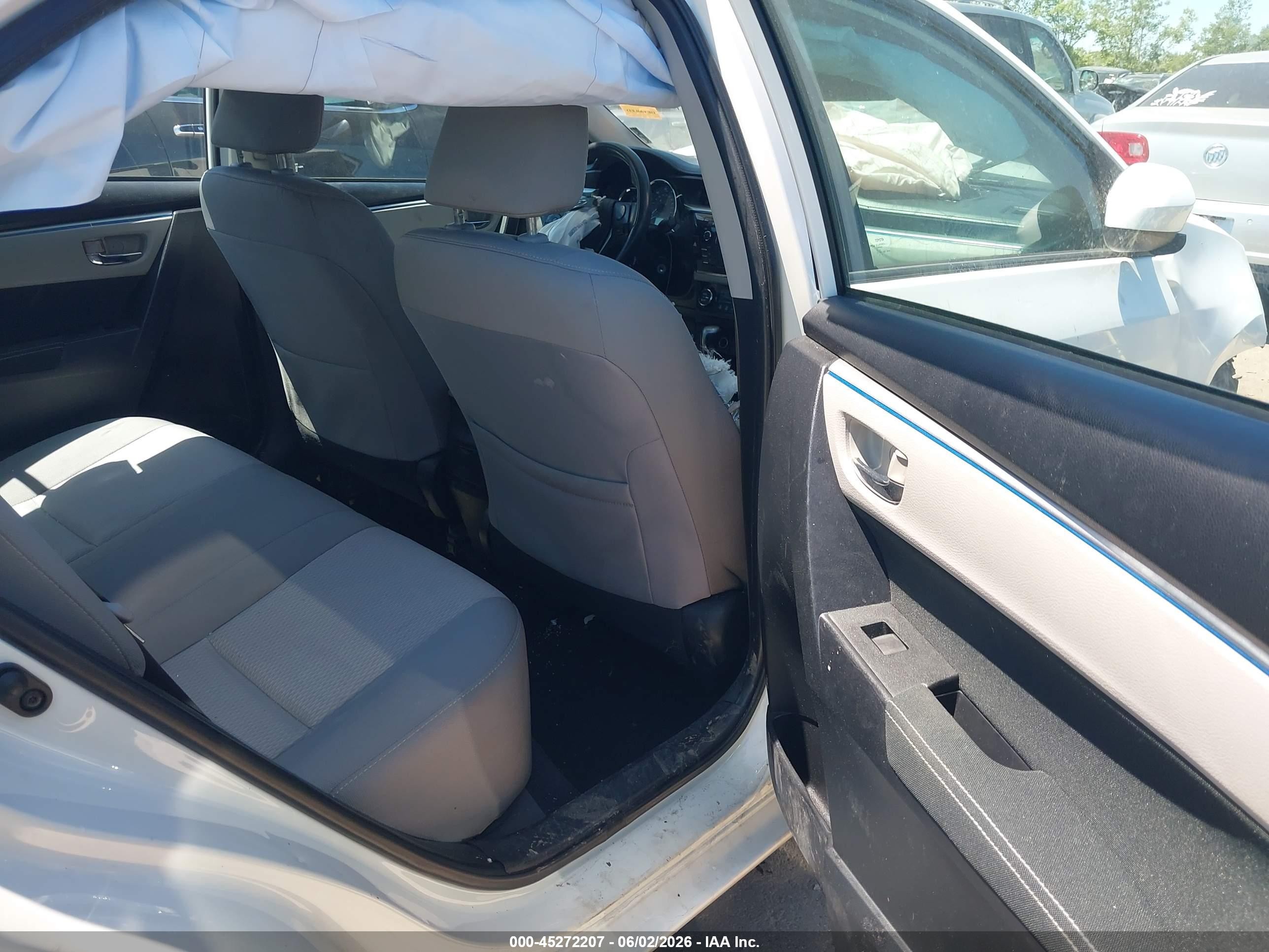 2015 Toyota Corolla Le White vin: 2T1BURHE2FC247584