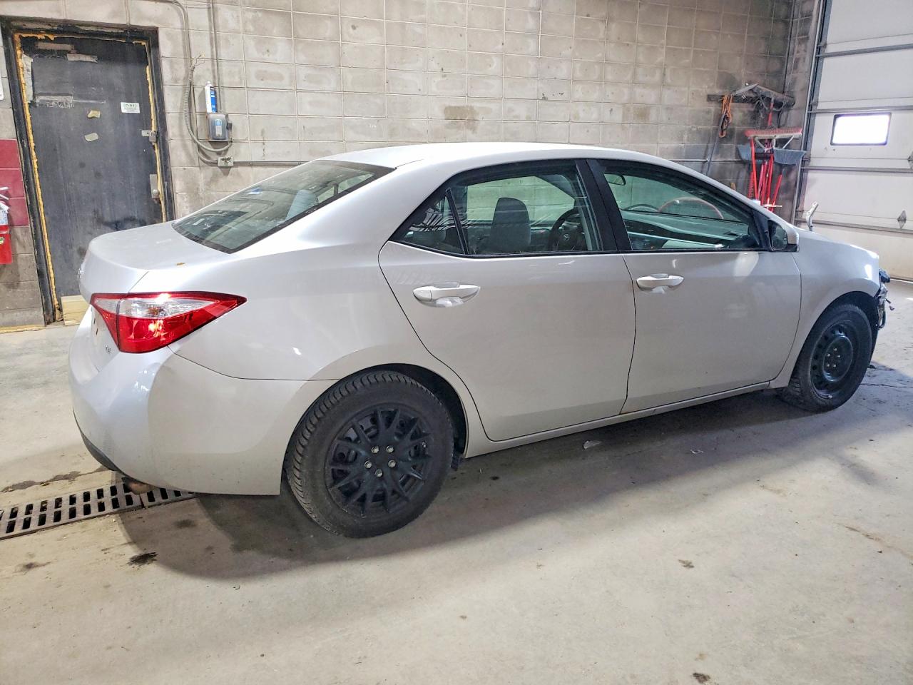 2015 Toyota Corolla Le Silver vin: 2T1BURHE2FC268905
