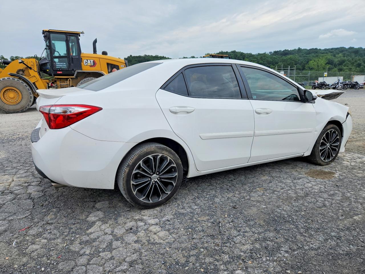 2015 Toyota Corolla S Plus White vin: 2T1BURHE2FC275241