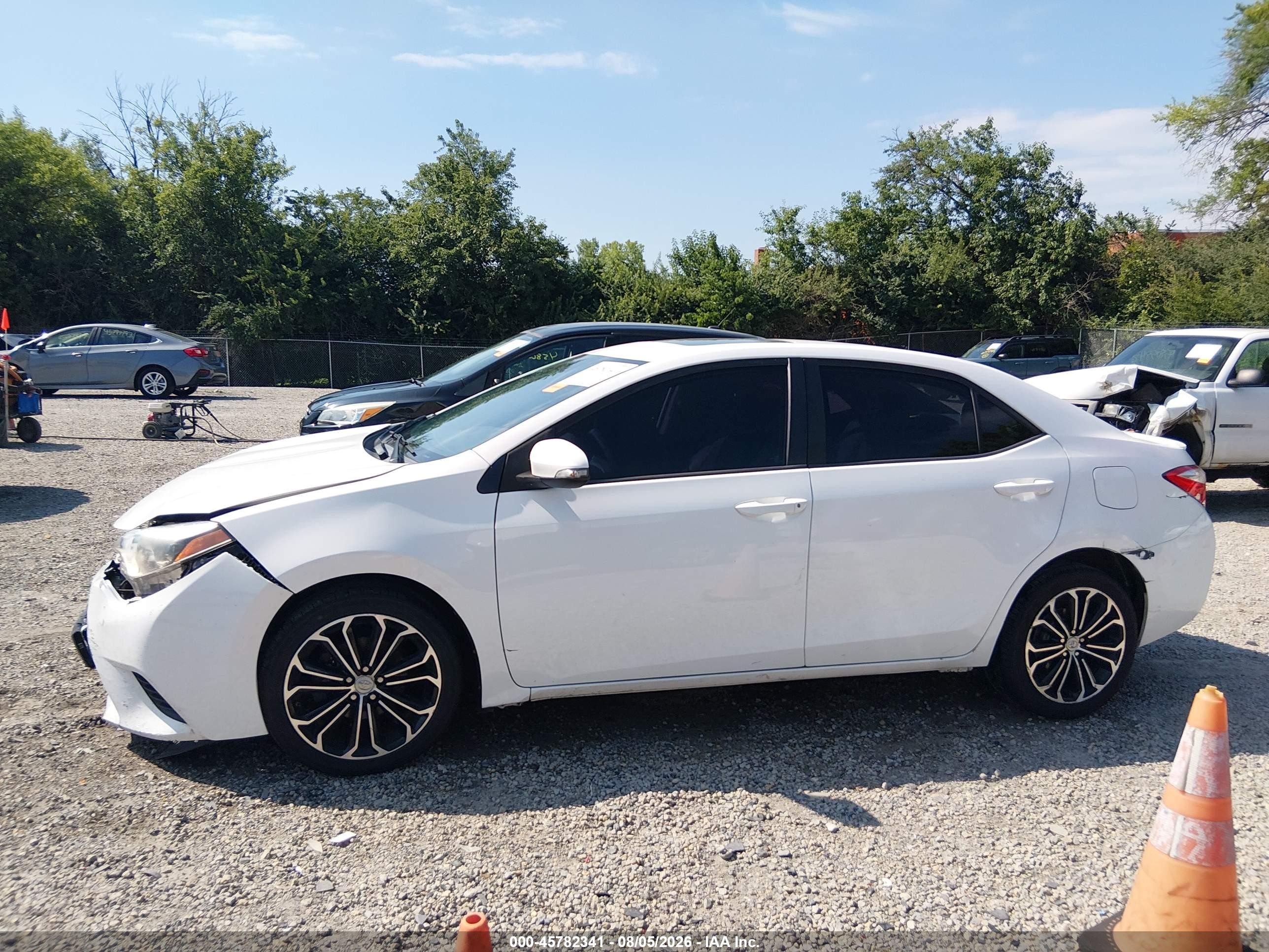 2015 Toyota Corolla S Plus White vin: 2T1BURHE2FC280357