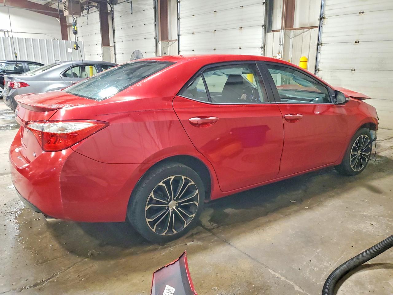 2015 Toyota Corolla S Plus Красный vin: 2T1BURHE2FC282724