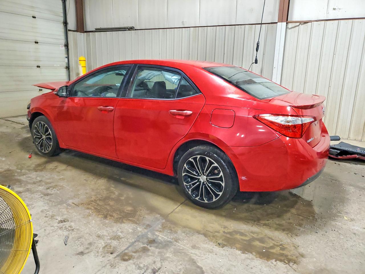 2015 Toyota Corolla S Plus Красный vin: 2T1BURHE2FC282724