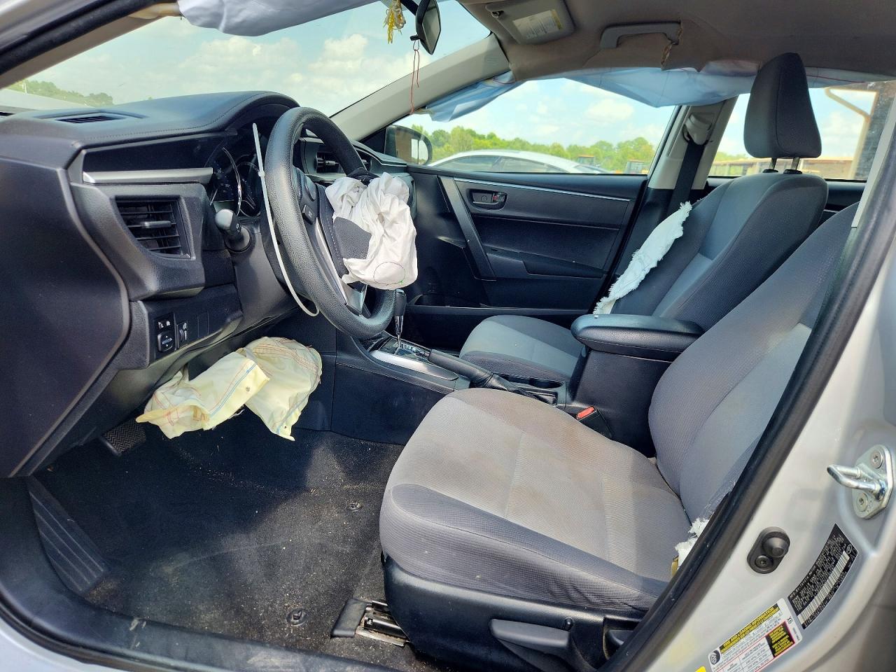 2015 Toyota Corolla L Серебряный vin: 2T1BURHE2FC294582