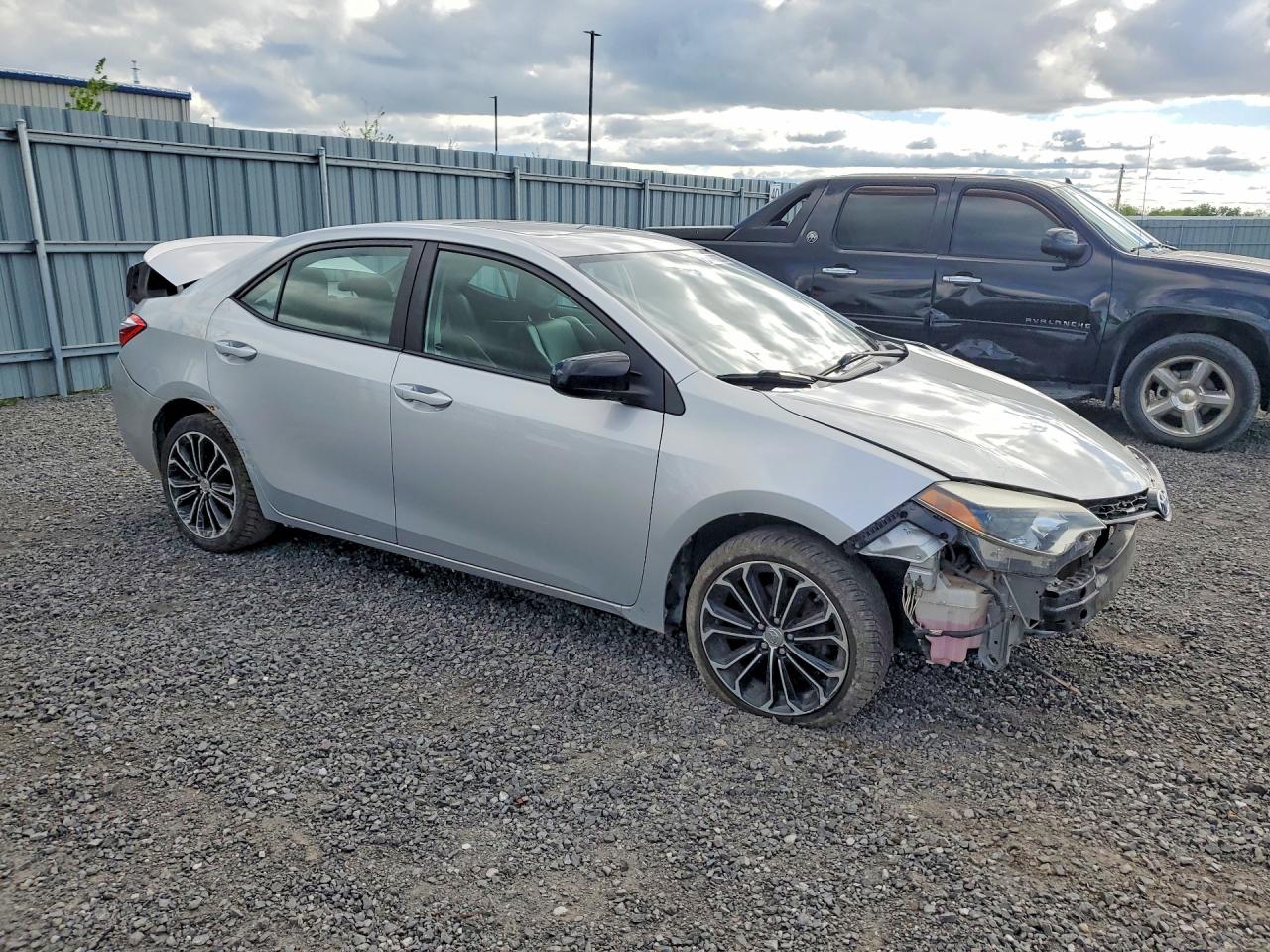 2015 Toyota Corolla S Plus Silver vin: 2T1BURHE2FC325880