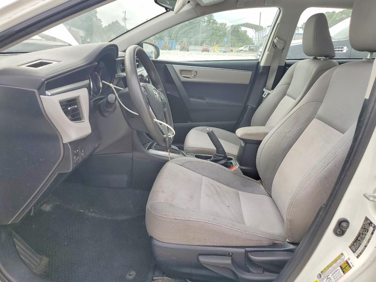 2015 Toyota Corolla Le White vin: 2T1BURHE2FC325989