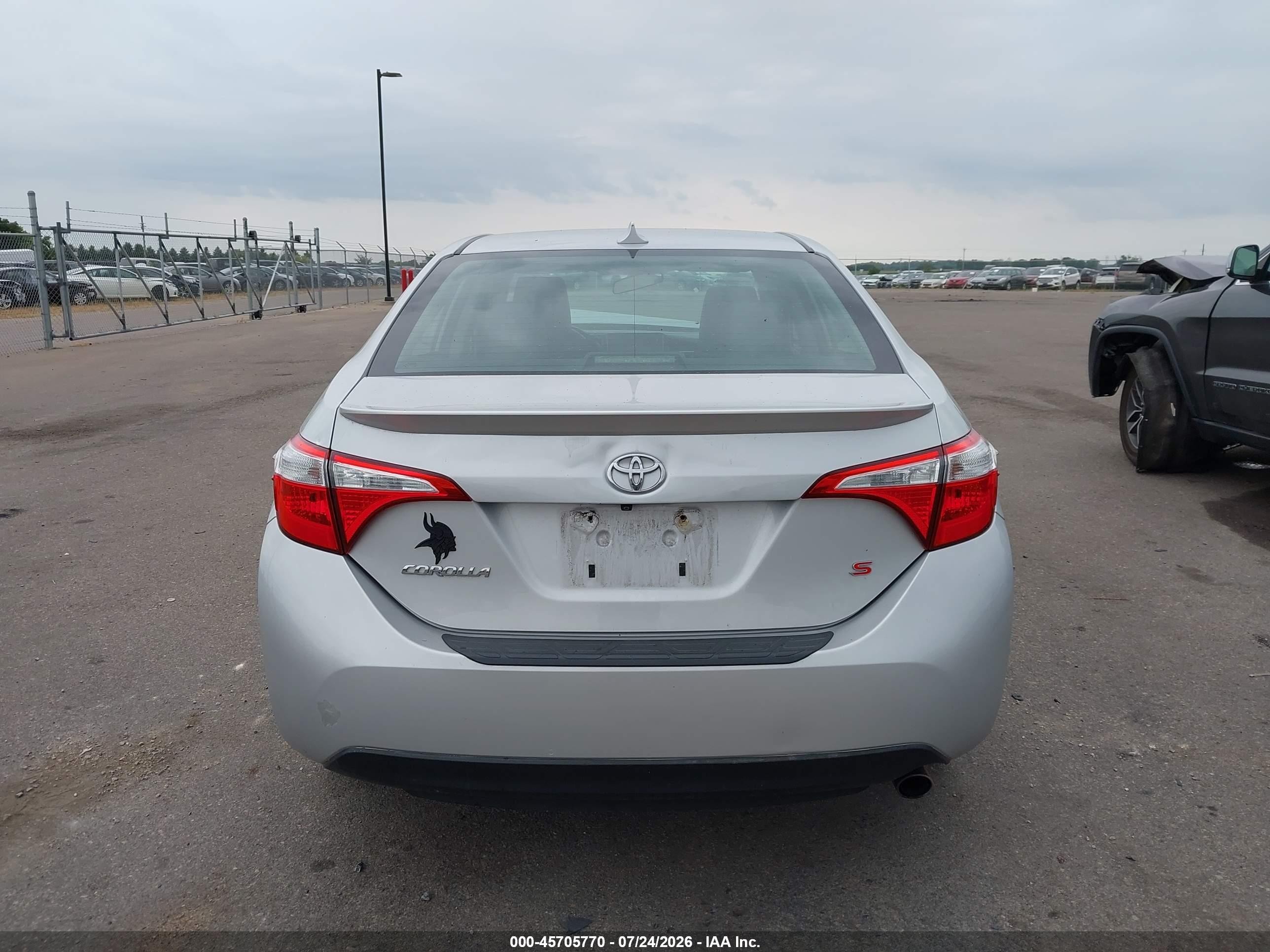 2015 Toyota Corolla S Plus Silver vin: 2T1BURHE2FC339990