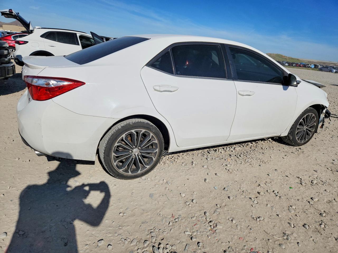 2015 Toyota Corolla S Plus White vin: 2T1BURHE2FC342842