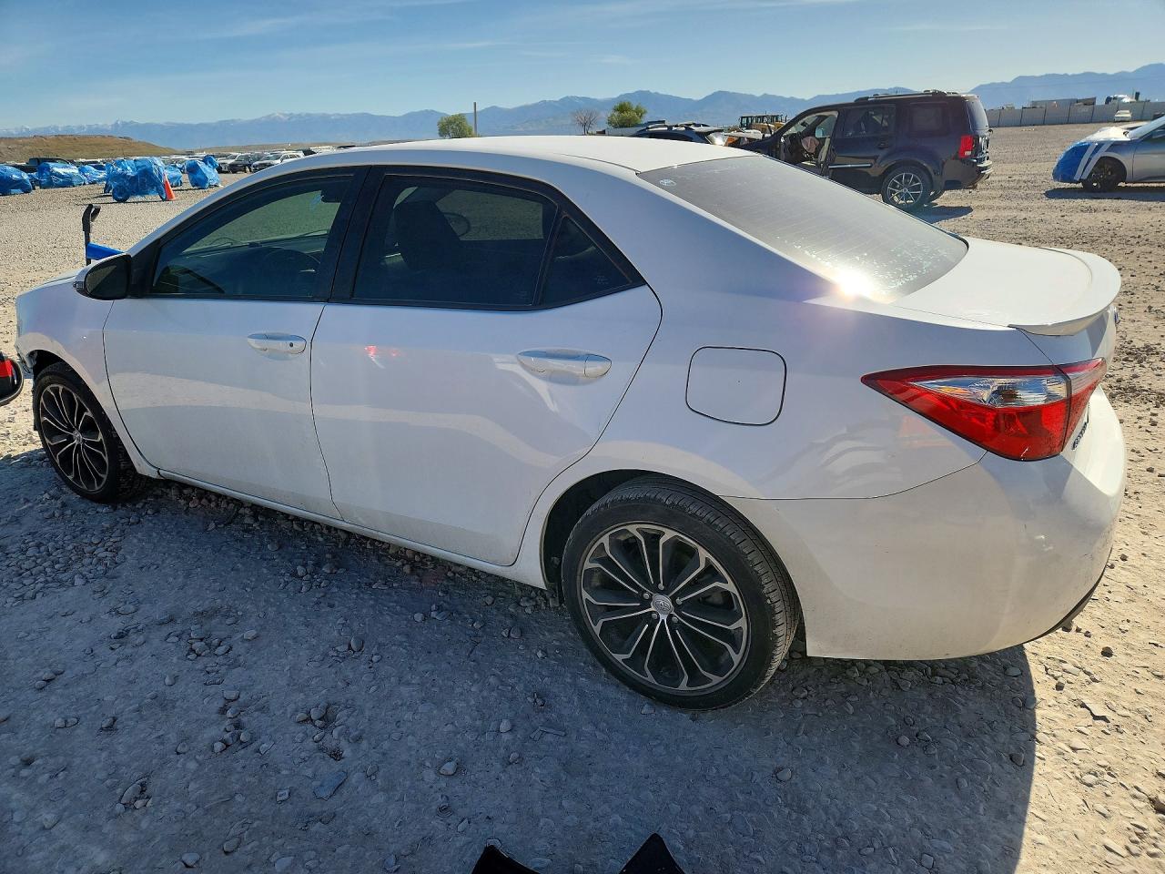 2015 Toyota Corolla S Plus White vin: 2T1BURHE2FC342842