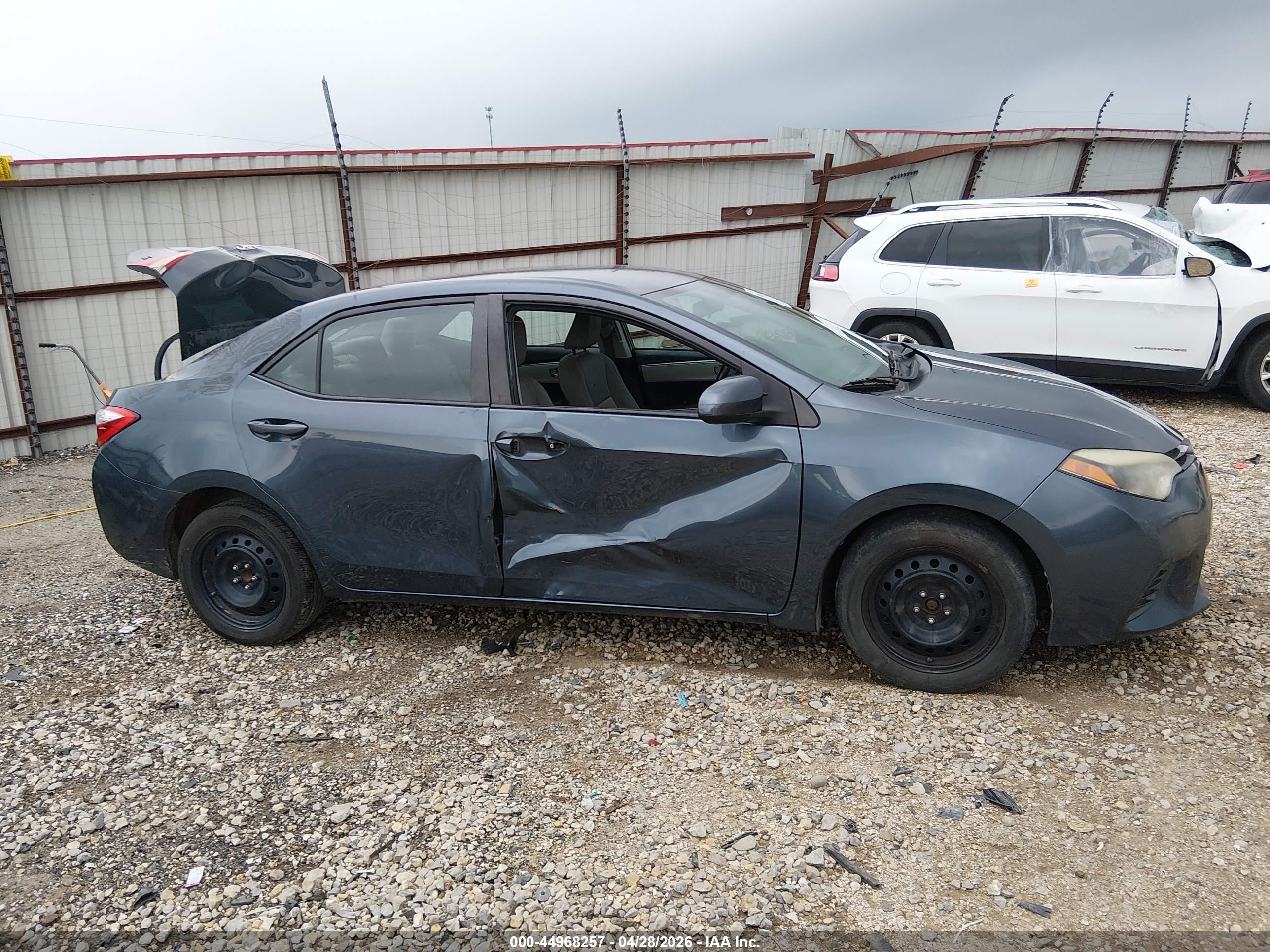 2015 Toyota Corolla Le Серый vin: 2T1BURHE2FC343084