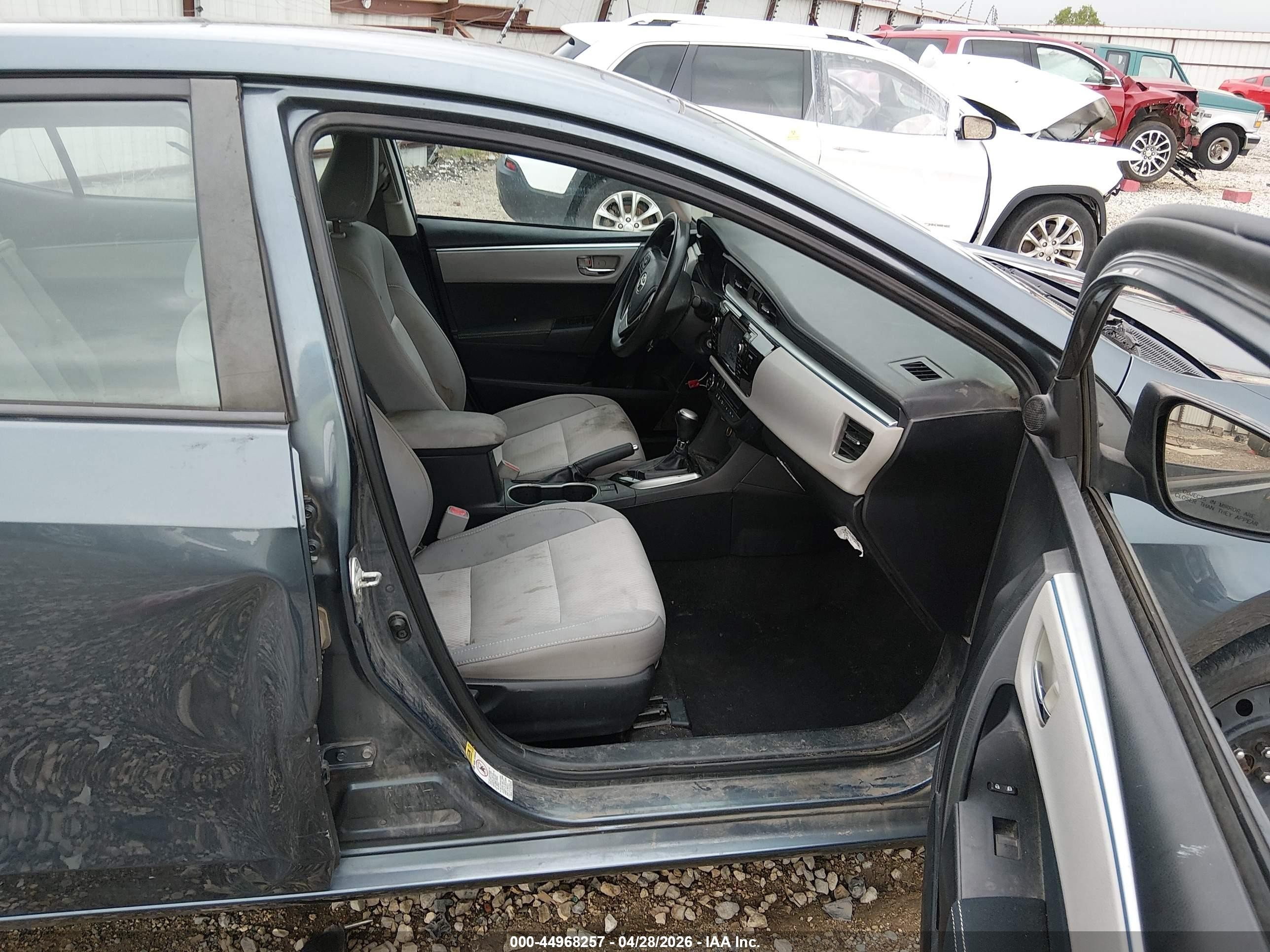 2015 Toyota Corolla Le Серый vin: 2T1BURHE2FC343084