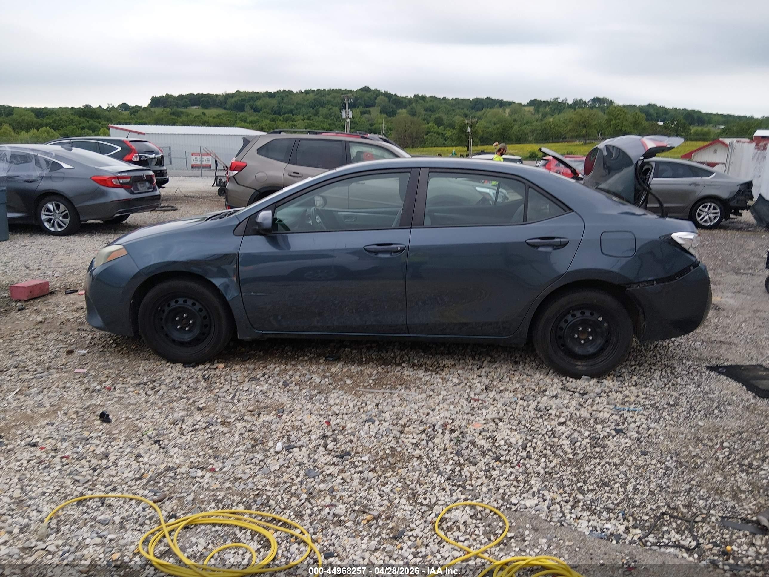 2015 Toyota Corolla Le Серый vin: 2T1BURHE2FC343084