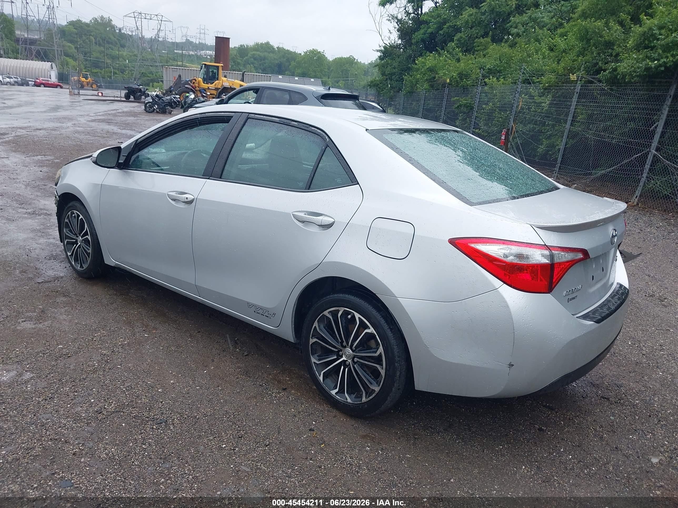 2015 Toyota Corolla S Plus Silver vin: 2T1BURHE2FC347166