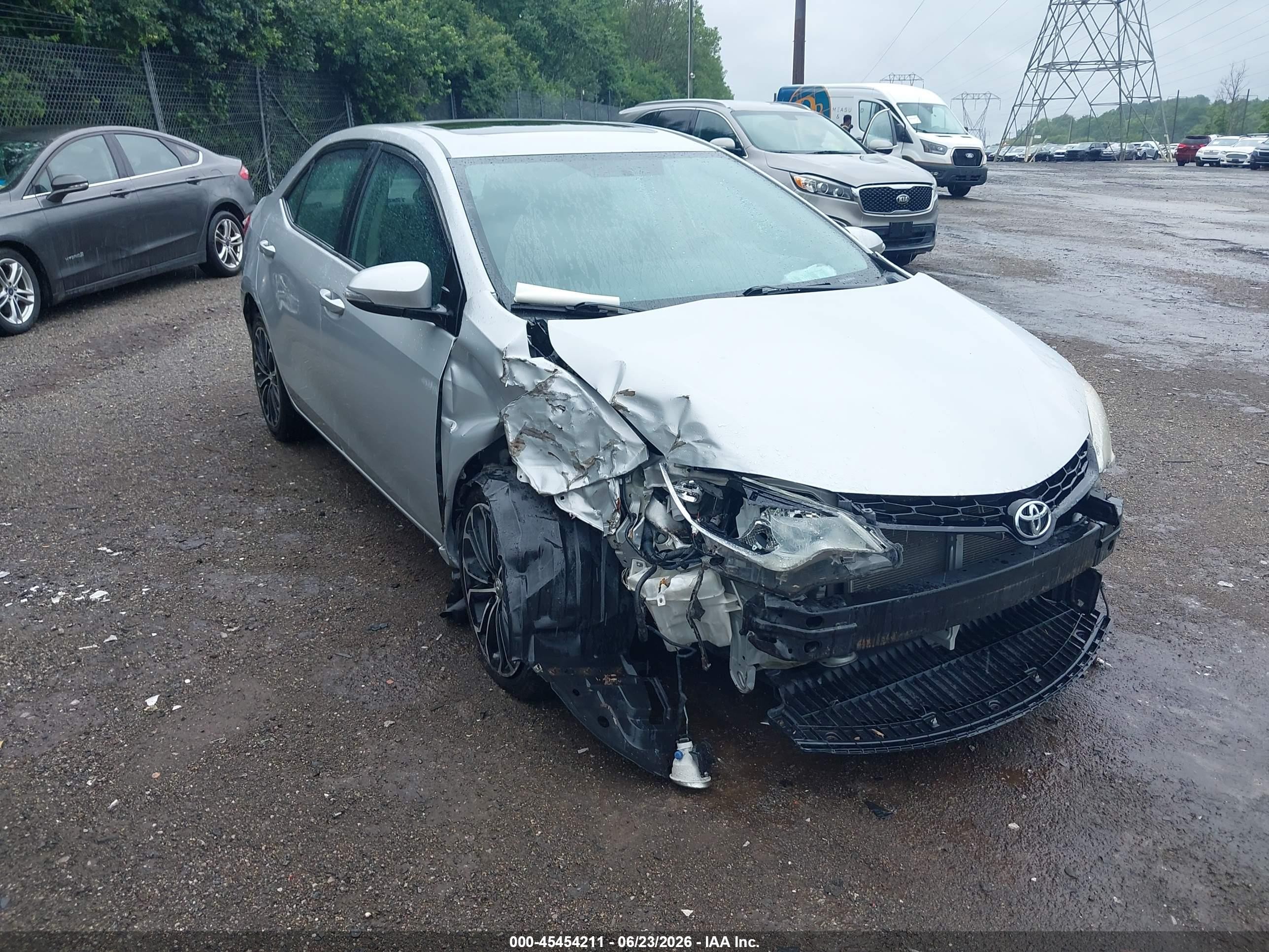 2015 Toyota Corolla S Plus Silver vin: 2T1BURHE2FC347166
