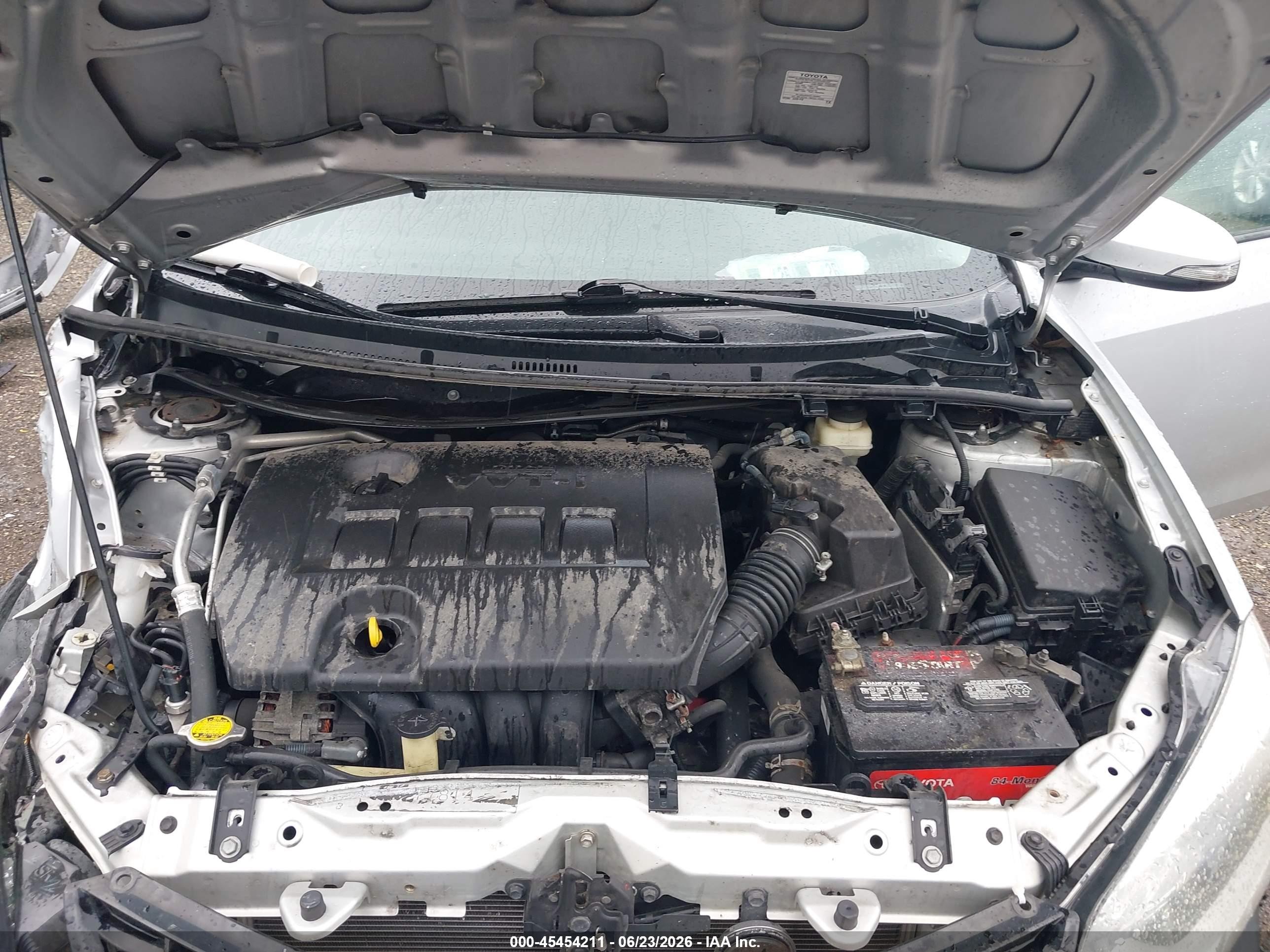 2015 Toyota Corolla S Plus Silver vin: 2T1BURHE2FC347166