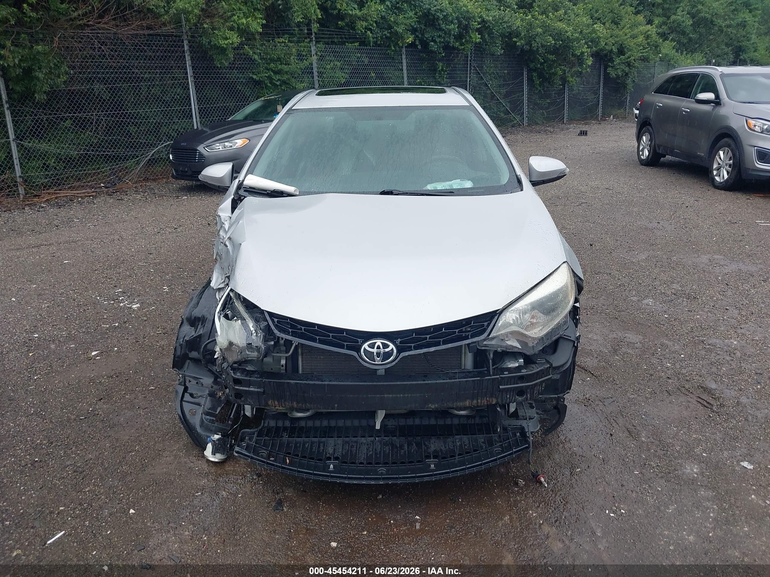 2015 Toyota Corolla S Plus Silver vin: 2T1BURHE2FC347166