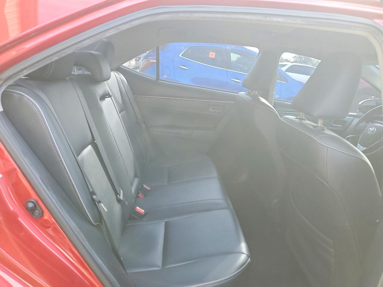 2015 Toyota Corolla Le Premium Red vin: 2T1BURHE2FC348592