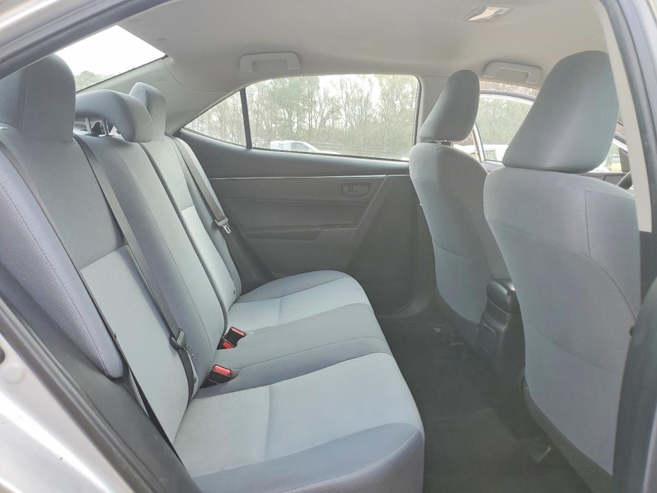2015 Toyota Corolla L Silver vin: 2T1BURHE2FC352190