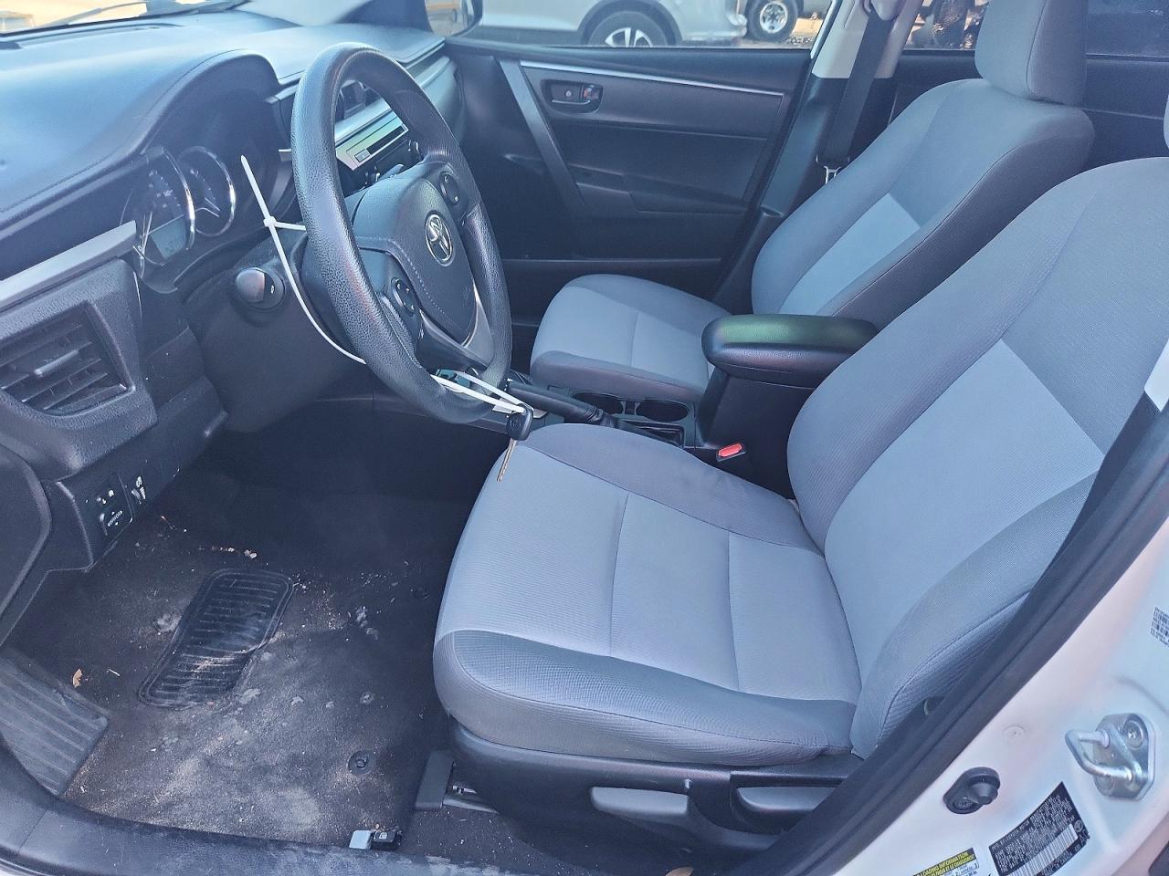 2015 Toyota Corolla L Белый vin: 2T1BURHE2FC352982