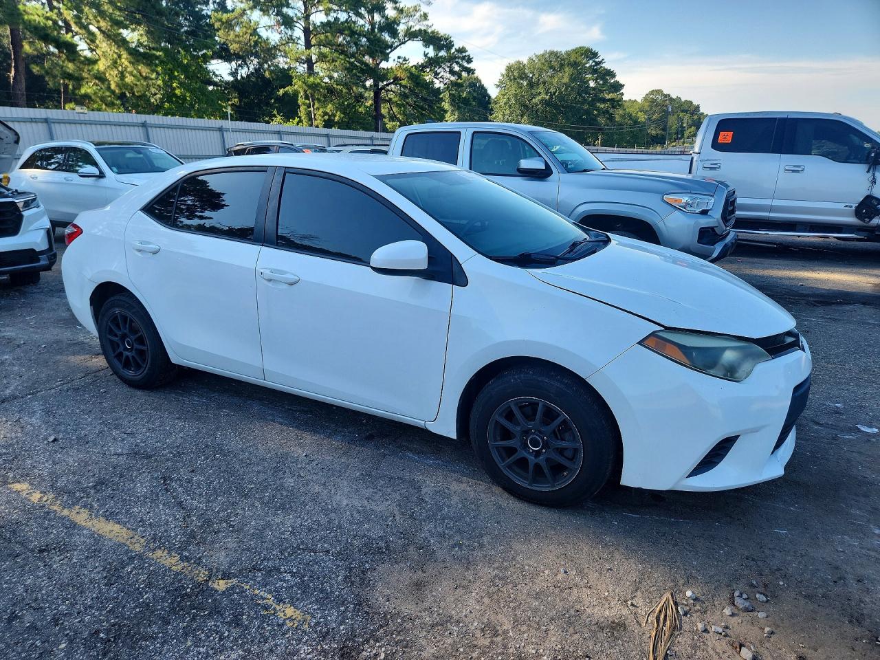 2015 Toyota Corolla L Белый vin: 2T1BURHE2FC352982