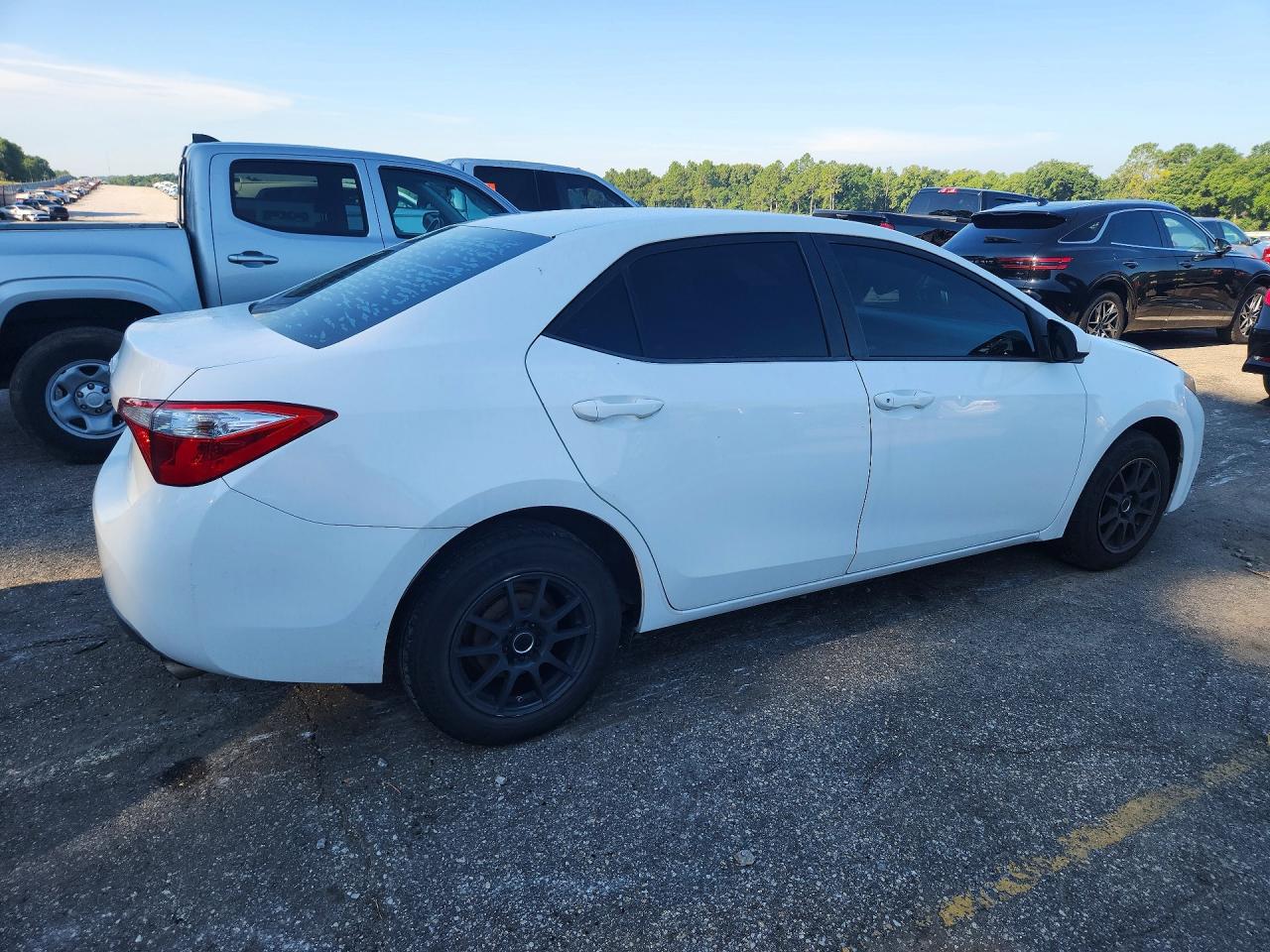 2015 Toyota Corolla L Белый vin: 2T1BURHE2FC352982