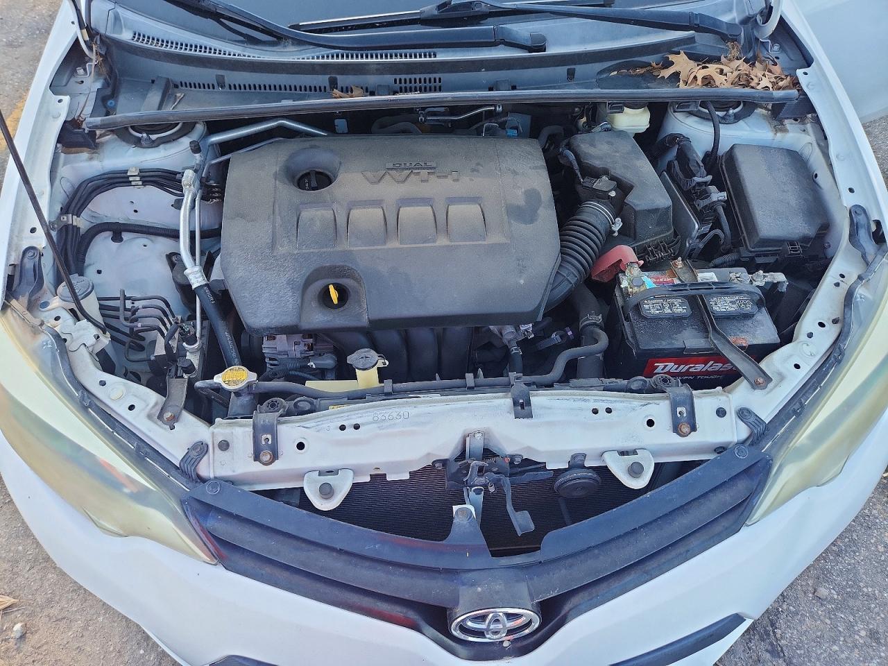2015 Toyota Corolla L Белый vin: 2T1BURHE2FC352982