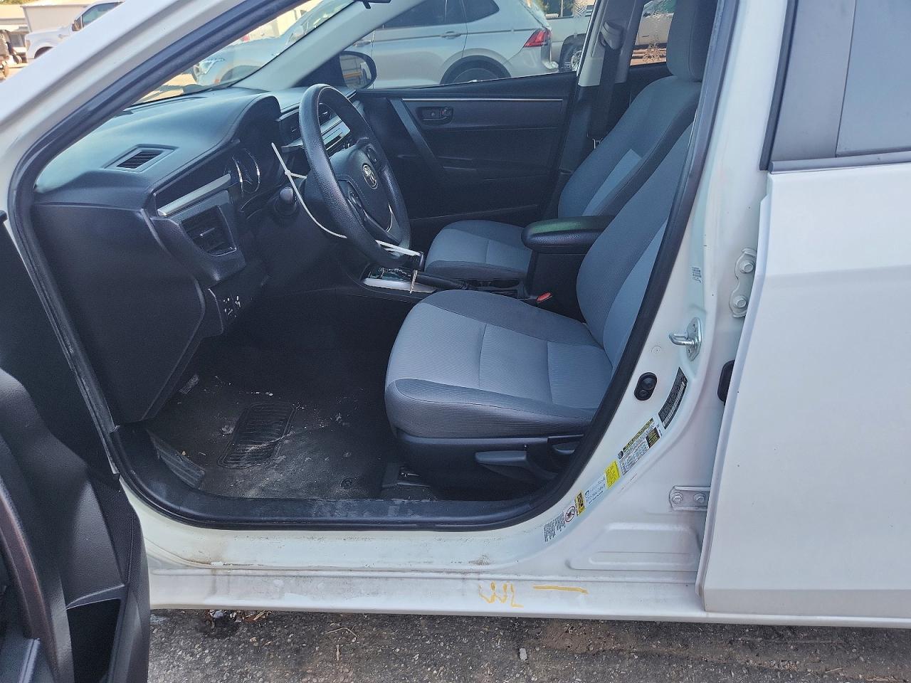 2015 Toyota Corolla L Белый vin: 2T1BURHE2FC352982