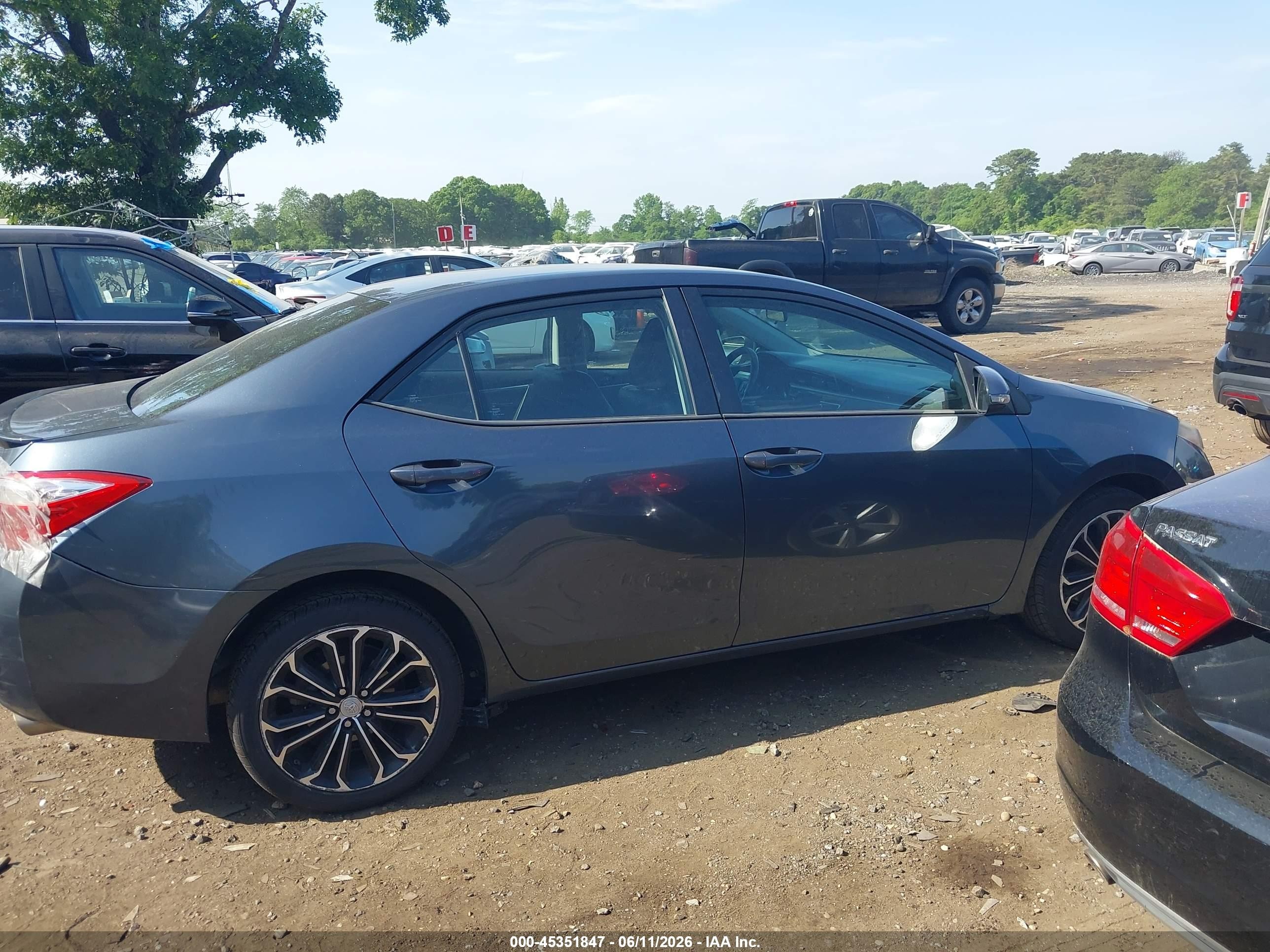 2015 Toyota Corolla S Plus Blue vin: 2T1BURHE2FC384217
