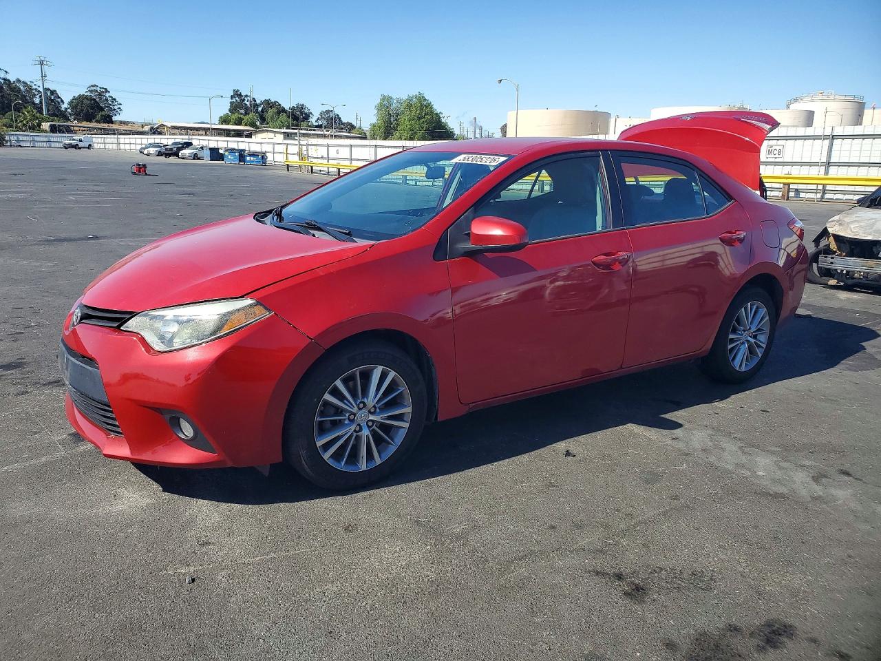 2015 Toyota Corolla Le Plus Red vin: 2T1BURHE2FC387778