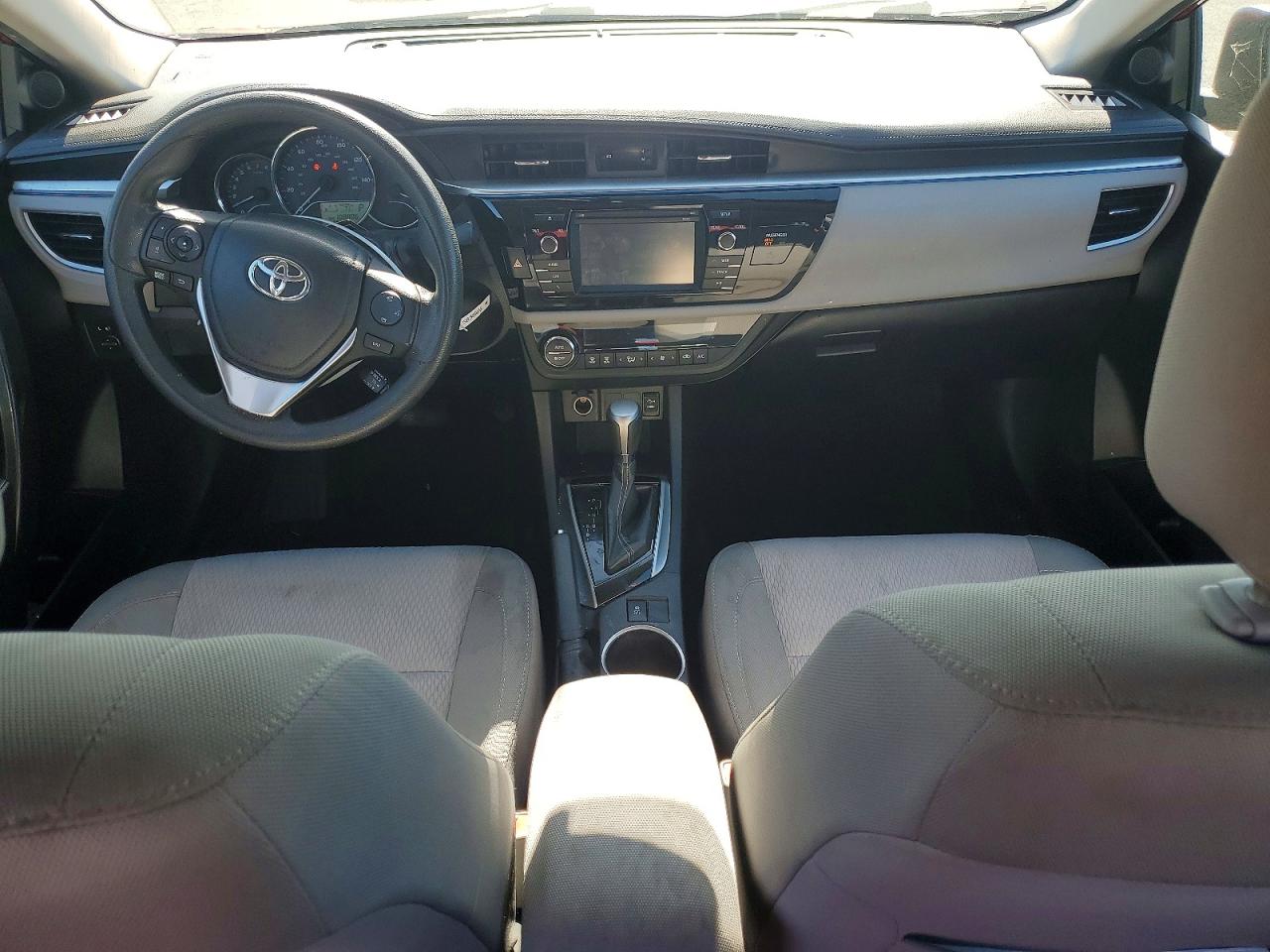 2015 Toyota Corolla Le Plus Red vin: 2T1BURHE2FC387778