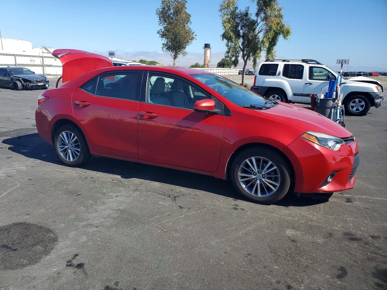 2015 Toyota Corolla Le Plus Red vin: 2T1BURHE2FC387778