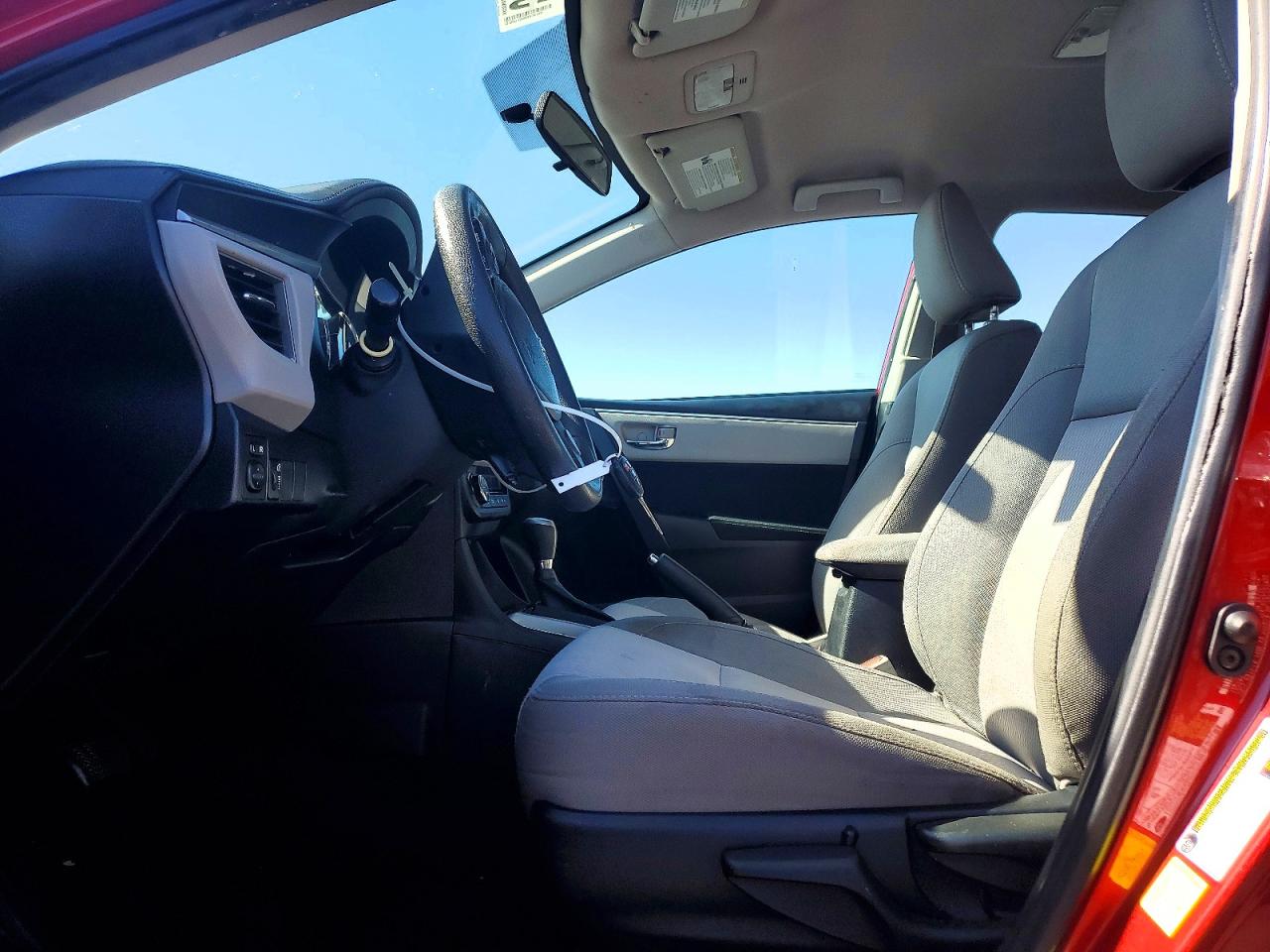 2015 Toyota Corolla Le Plus Red vin: 2T1BURHE2FC387778