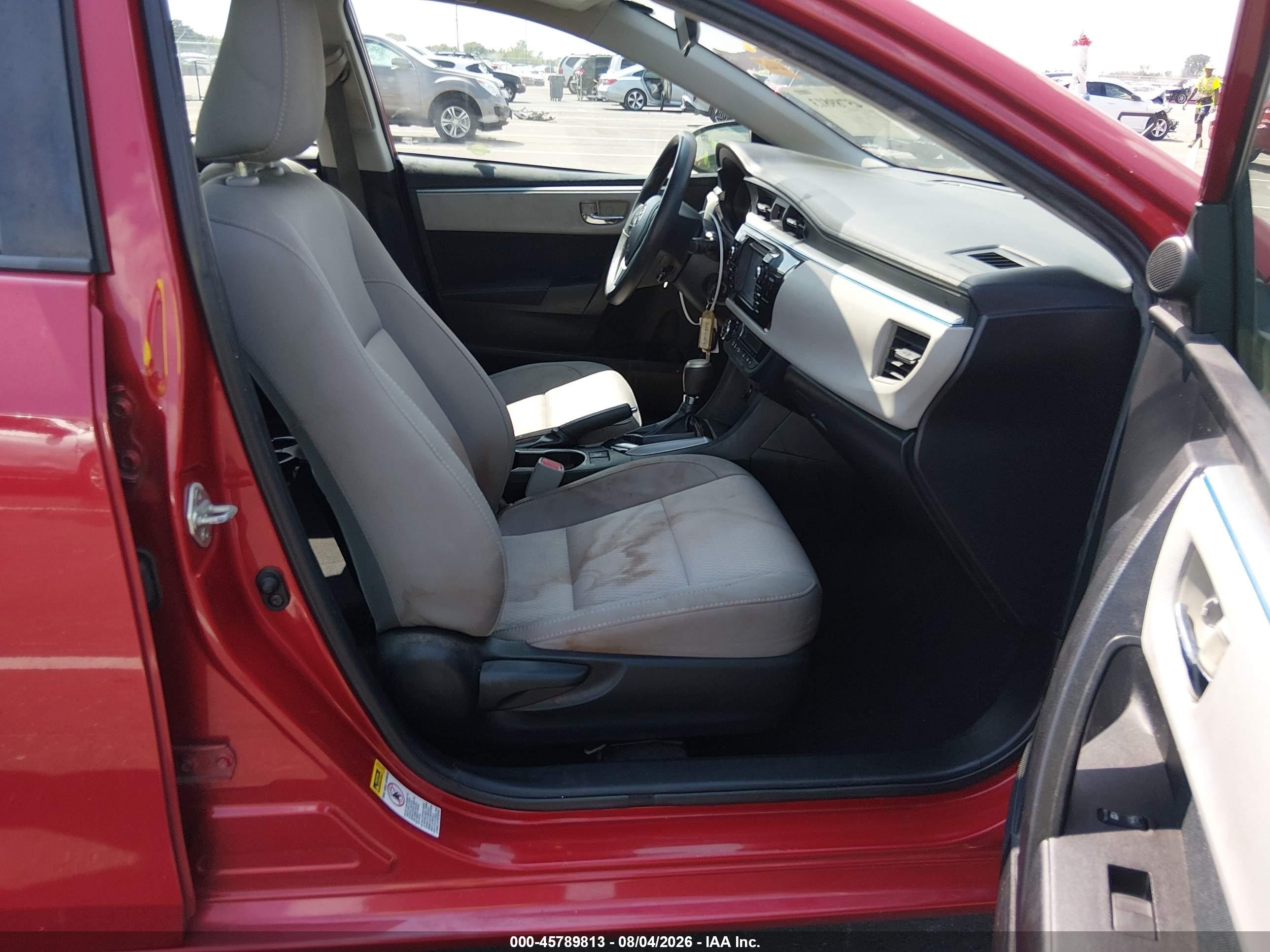2015 Toyota Corolla Le Red vin: 2T1BURHE2FC397761