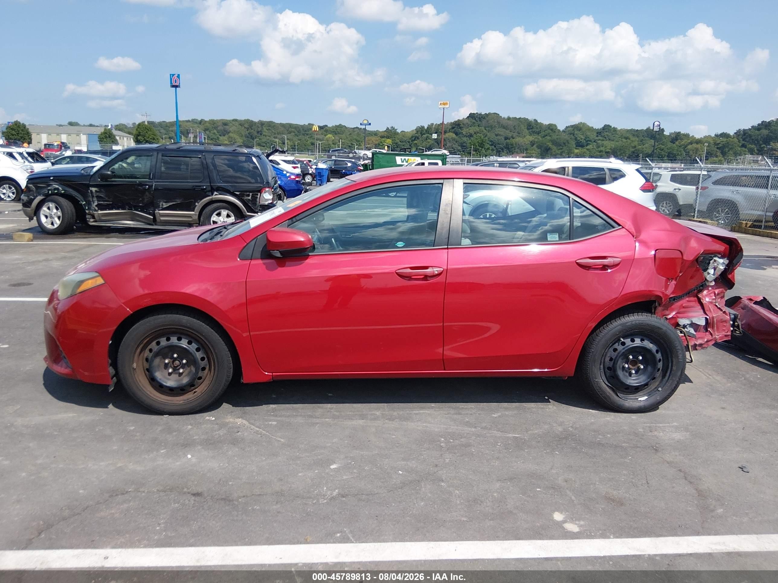 2015 Toyota Corolla Le Red vin: 2T1BURHE2FC397761