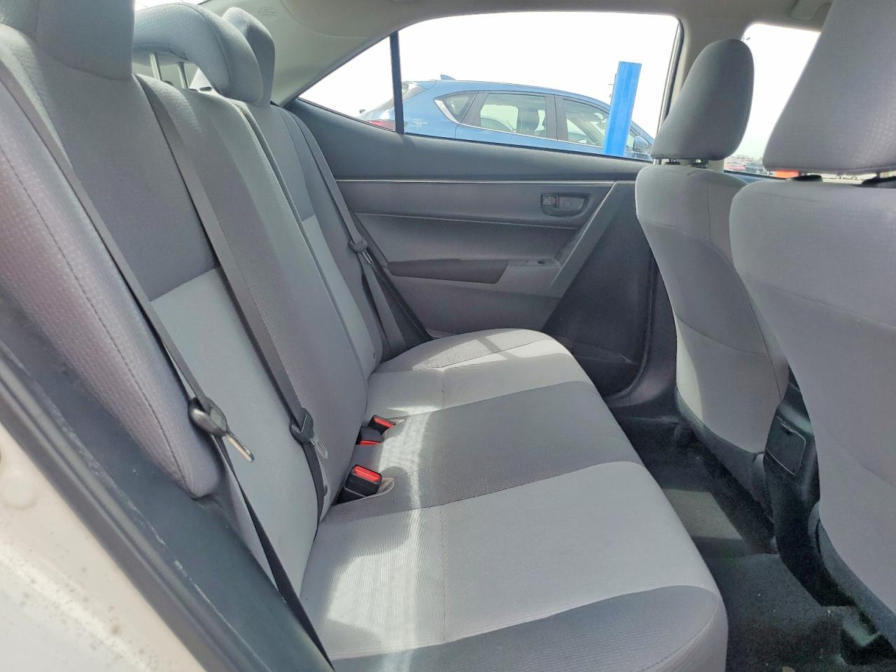 2015 Toyota Corolla L White vin: 2T1BURHE2FC438146
