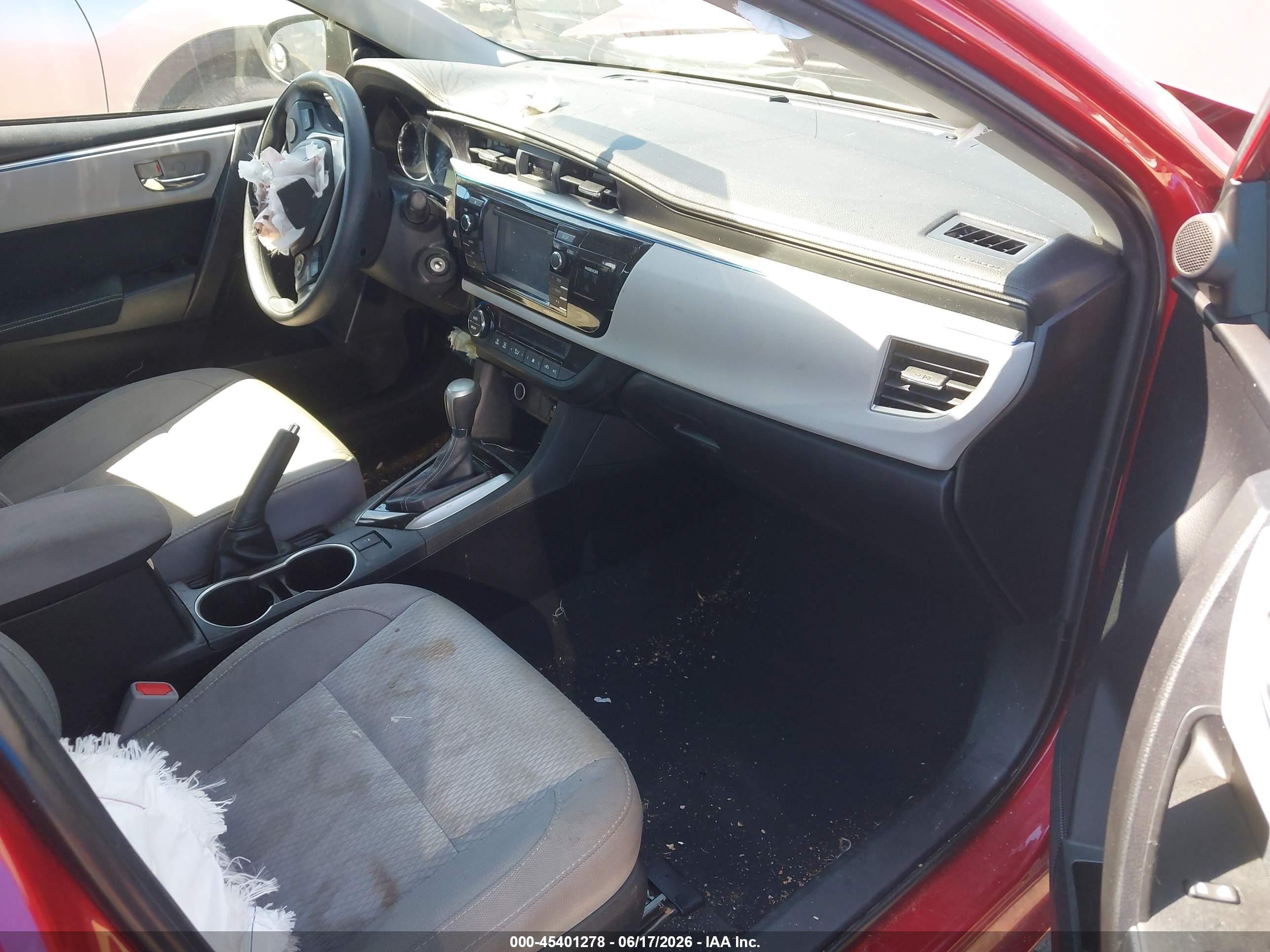 2015 Toyota Corolla Le Red vin: 2T1BURHE2FC476945