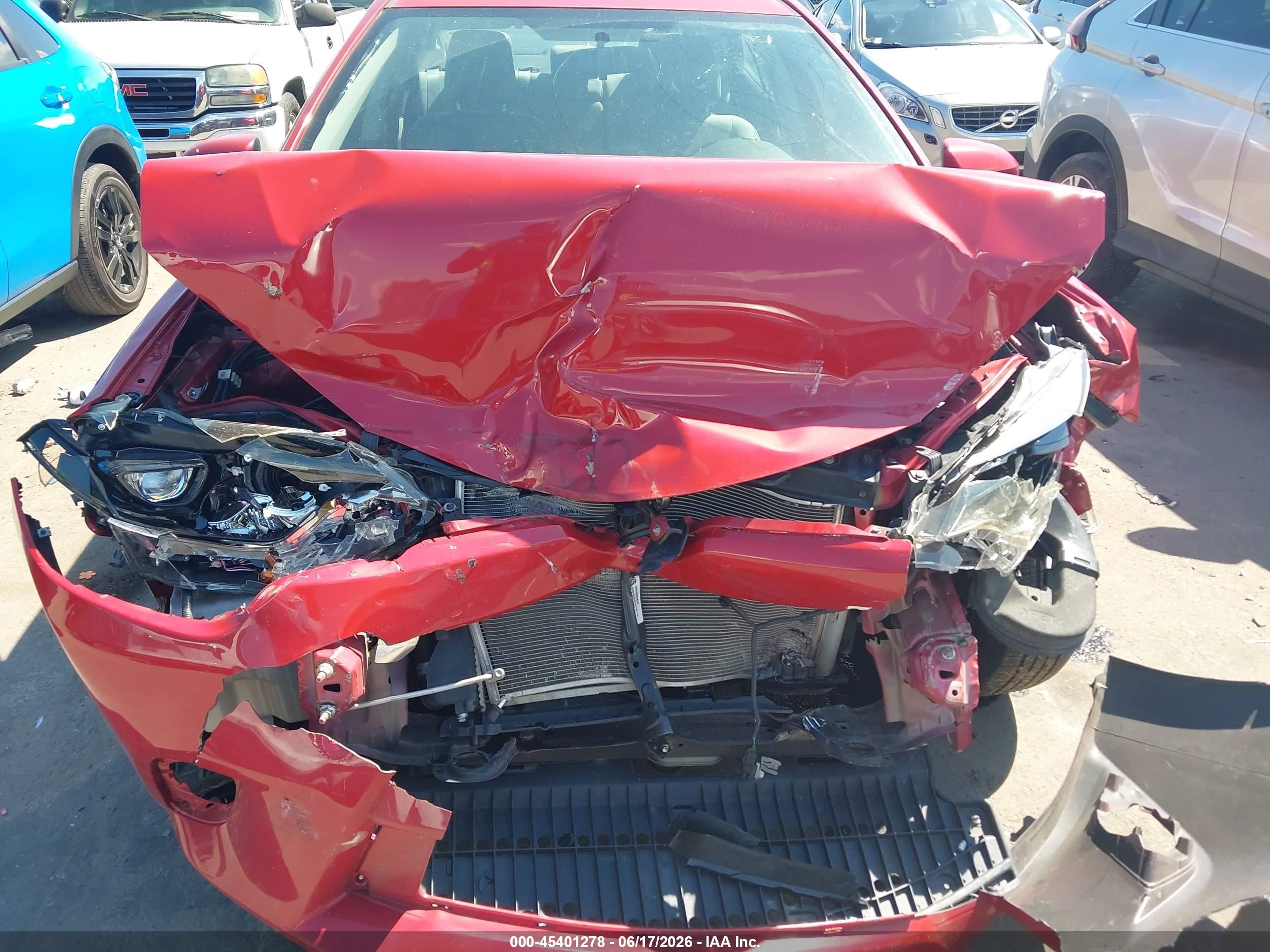 2015 Toyota Corolla Le Red vin: 2T1BURHE2FC476945