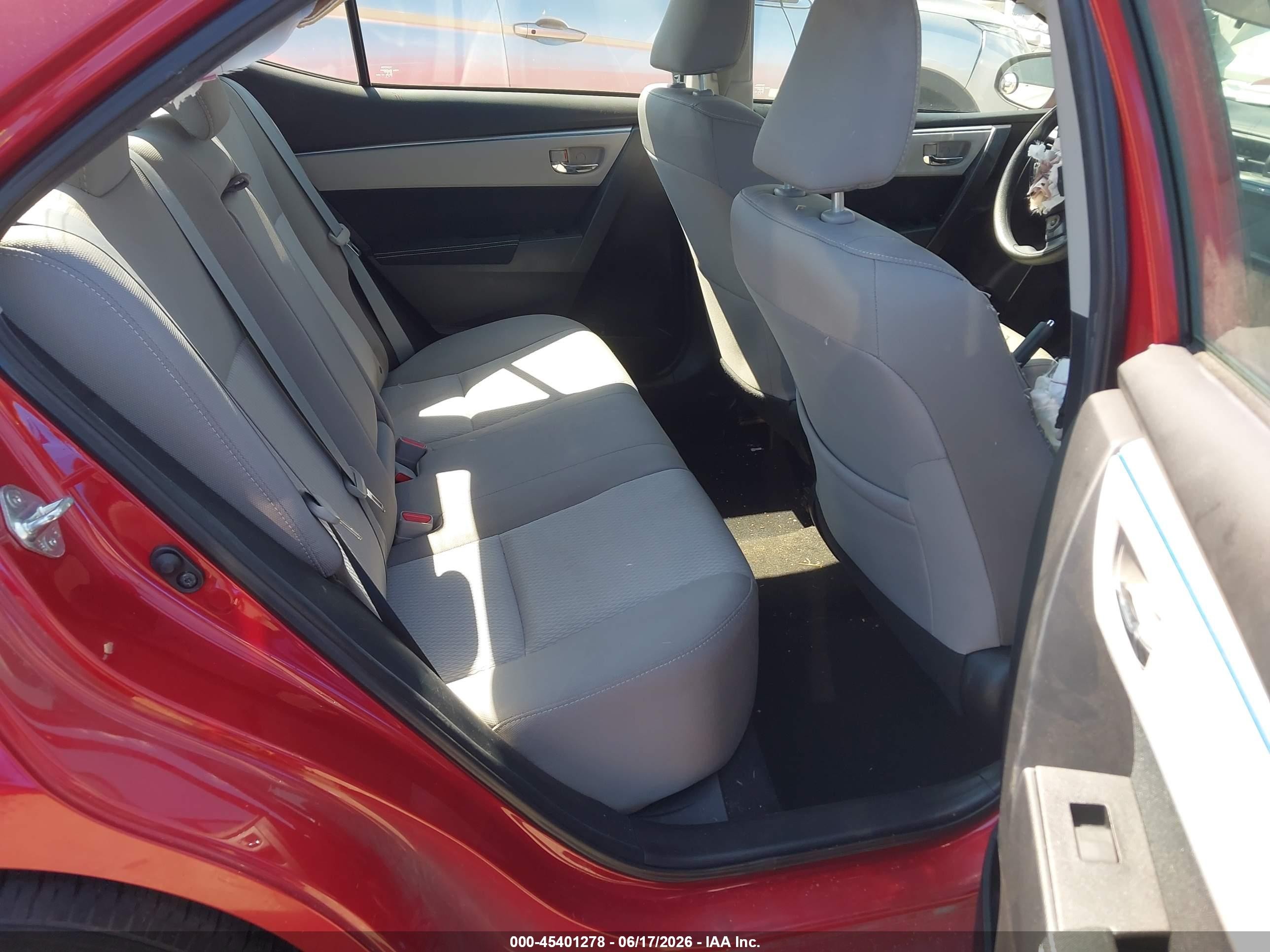 2015 Toyota Corolla Le Red vin: 2T1BURHE2FC476945