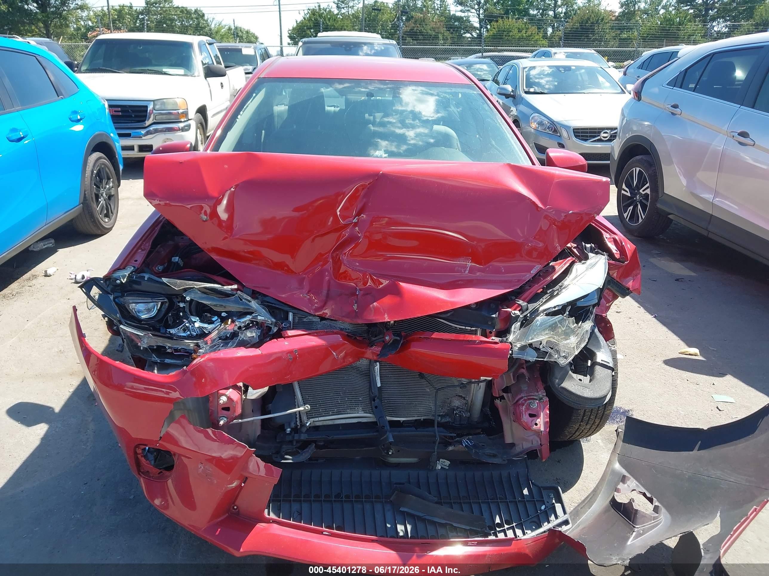 2015 Toyota Corolla Le Red vin: 2T1BURHE2FC476945