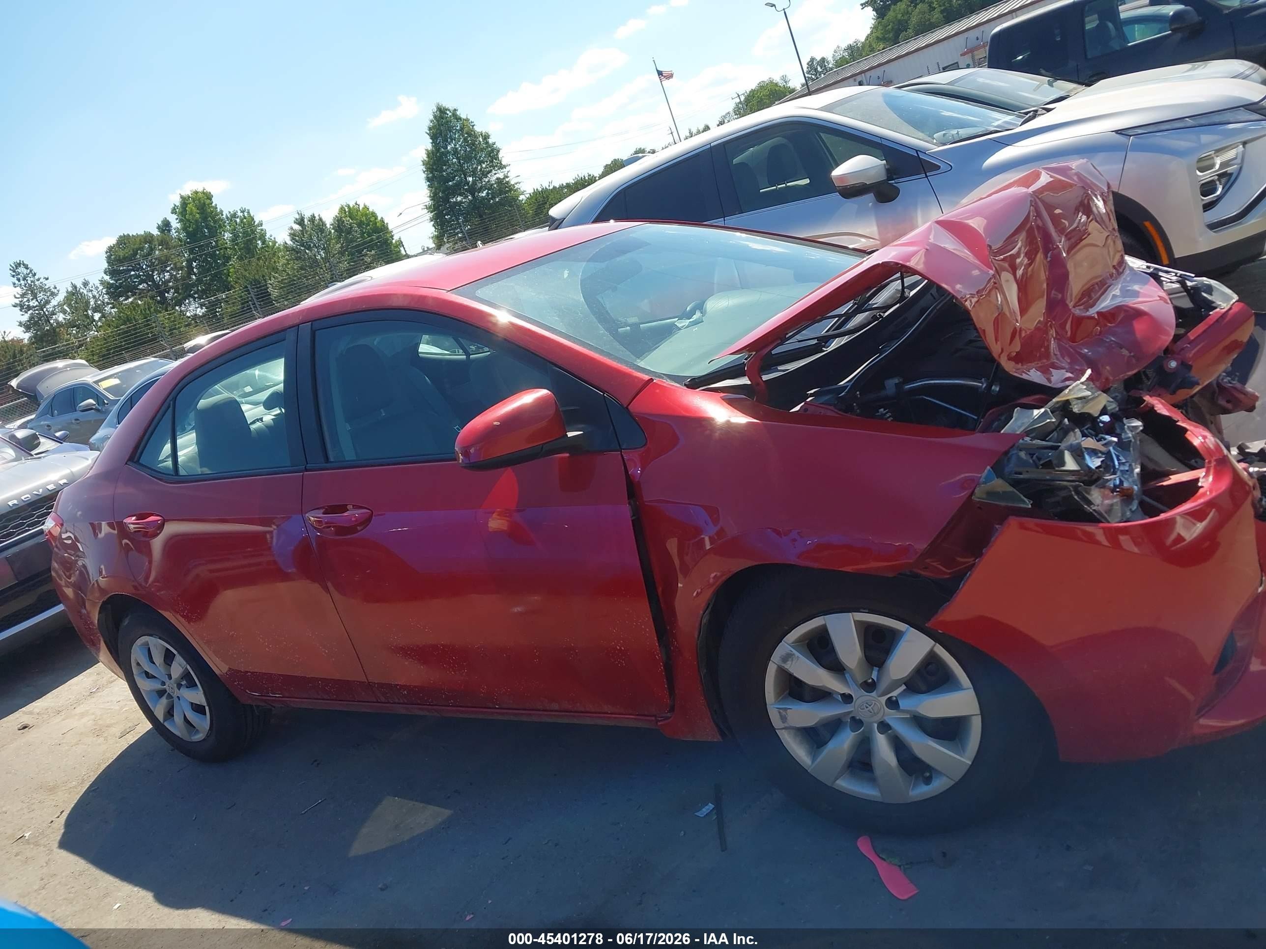 2015 Toyota Corolla Le Red vin: 2T1BURHE2FC476945