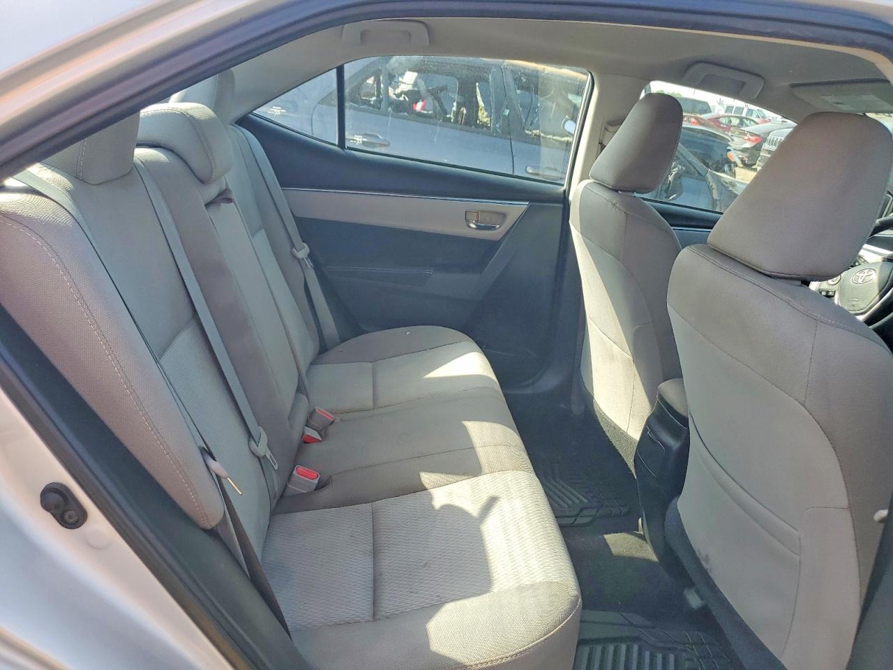 2015 Toyota Corolla Le Silver vin: 2T1BURHE2FC477674