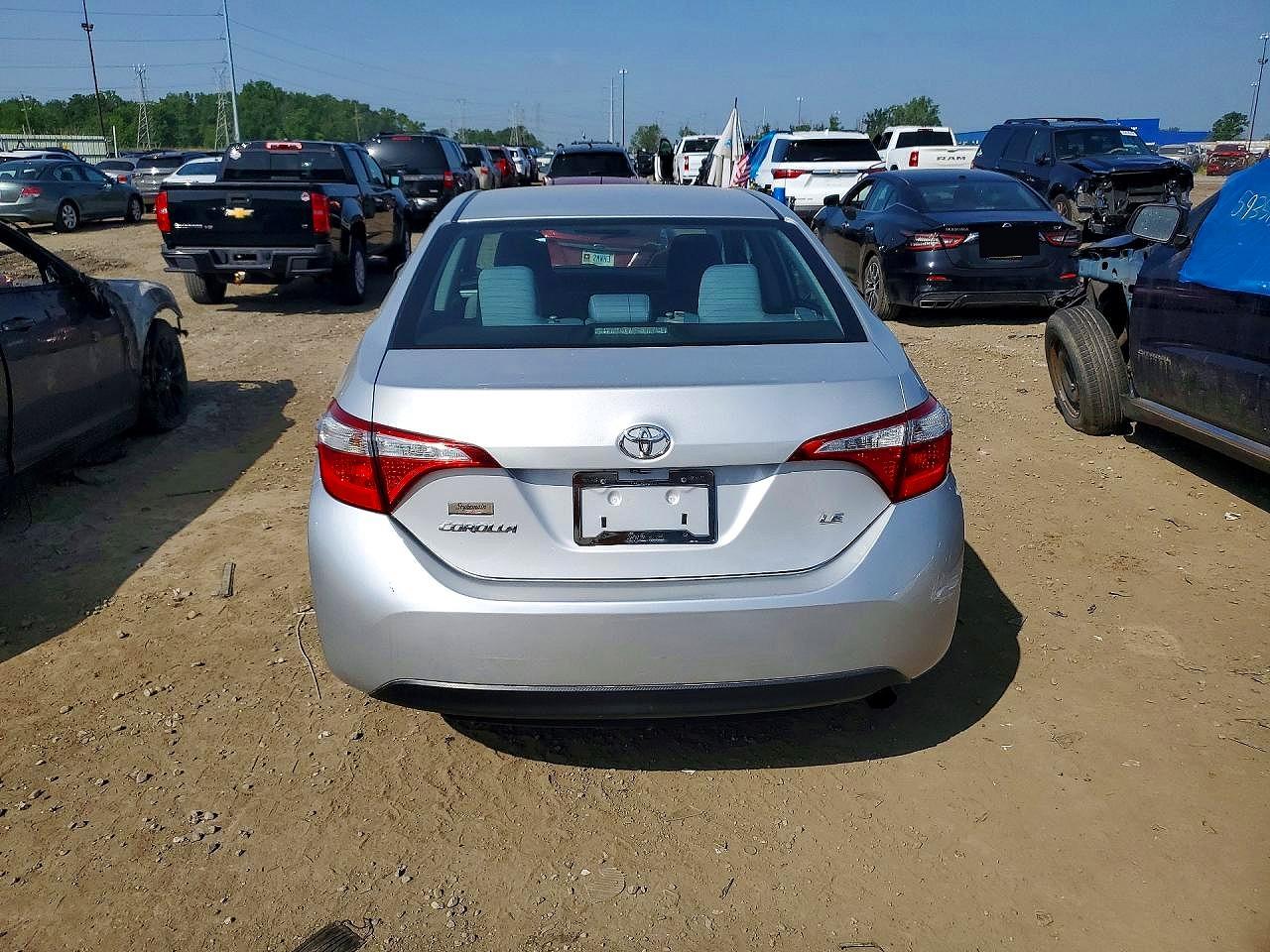 2015 Toyota Corolla Le Silver vin: 2T1BURHE2FC477674