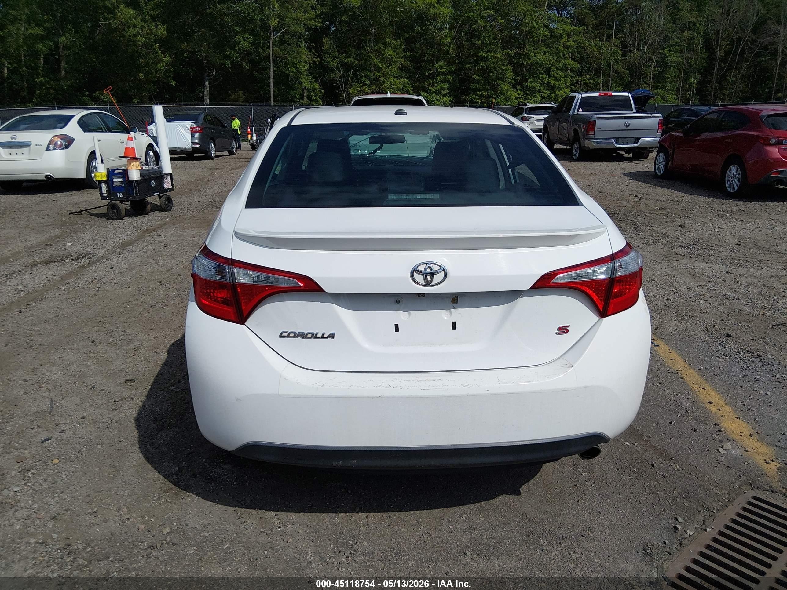 2016 Toyota Corolla   White vin: 2T1BURHE2GC559485