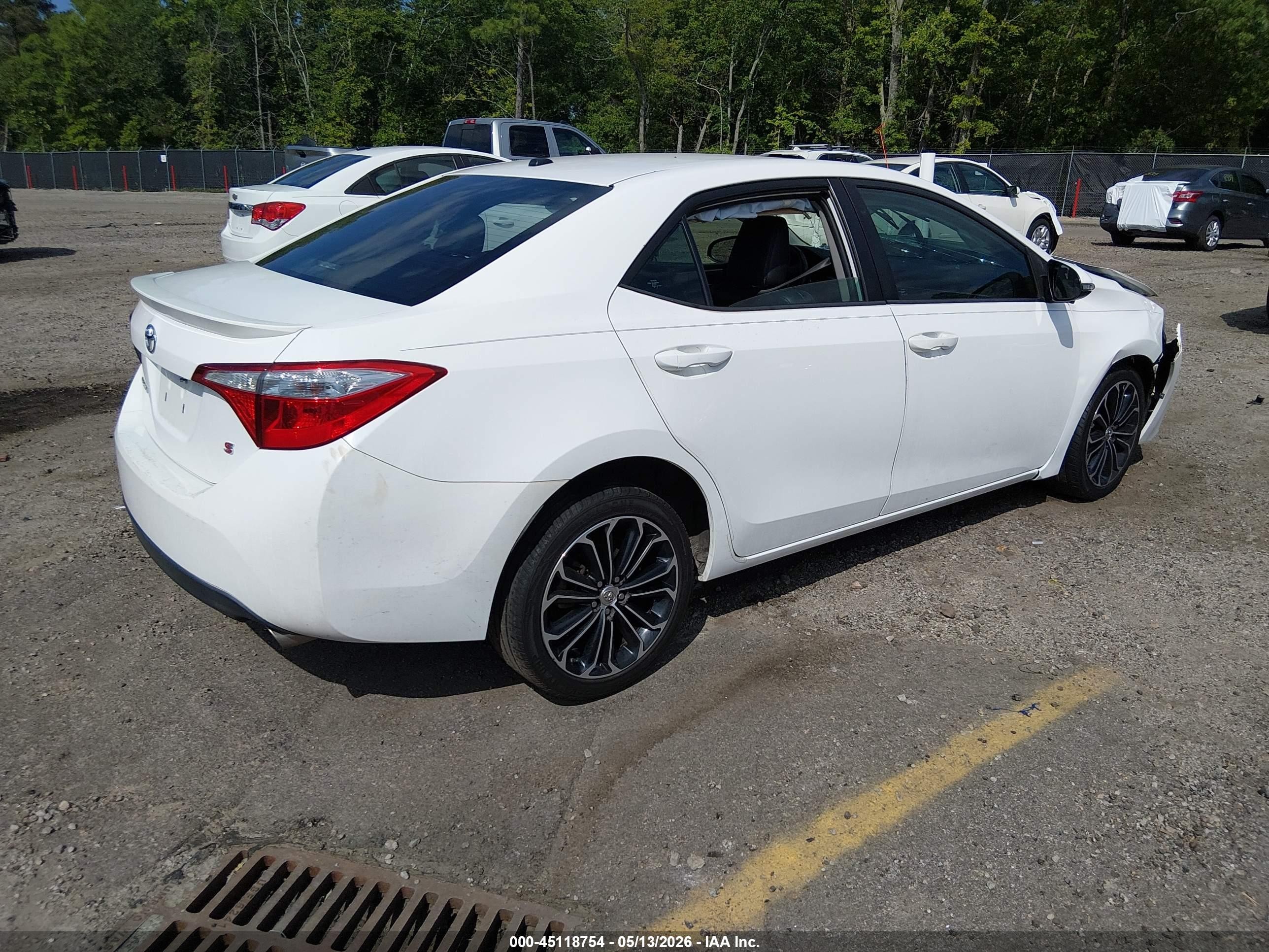 2016 Toyota Corolla   White vin: 2T1BURHE2GC559485