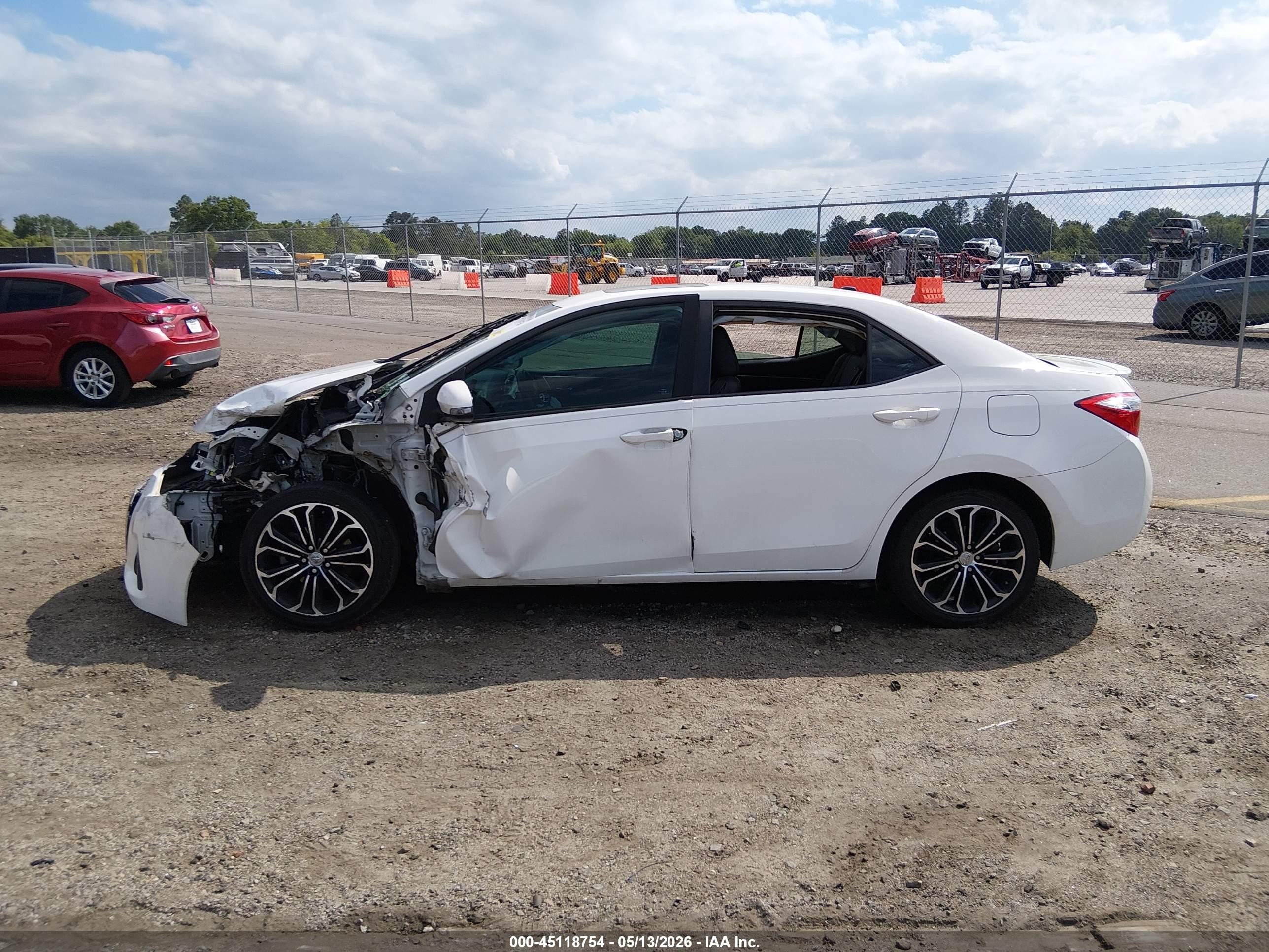 2016 Toyota Corolla   White vin: 2T1BURHE2GC559485