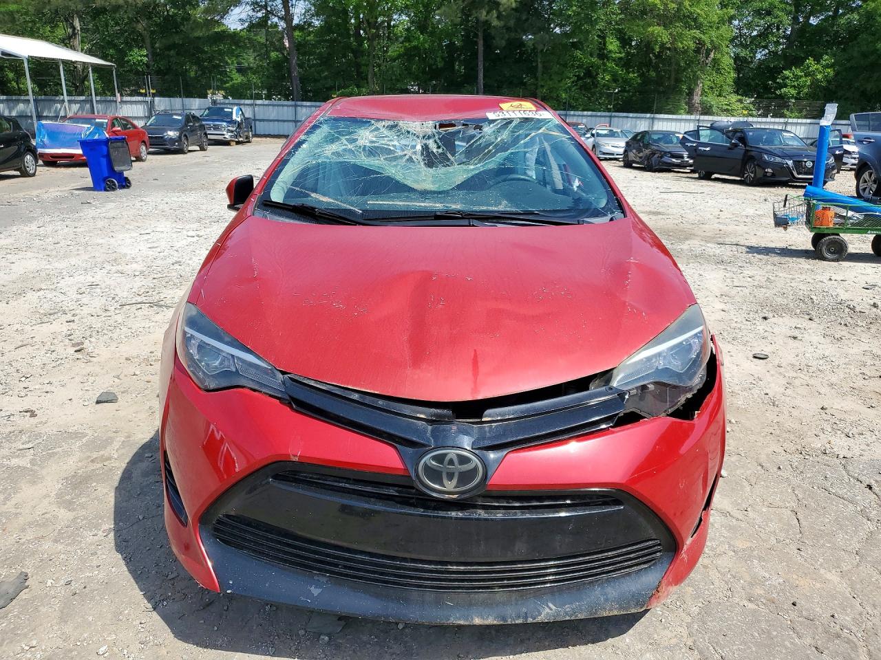 2017 Toyota Corolla Le Red vin: 2T1BURHE2HC802536